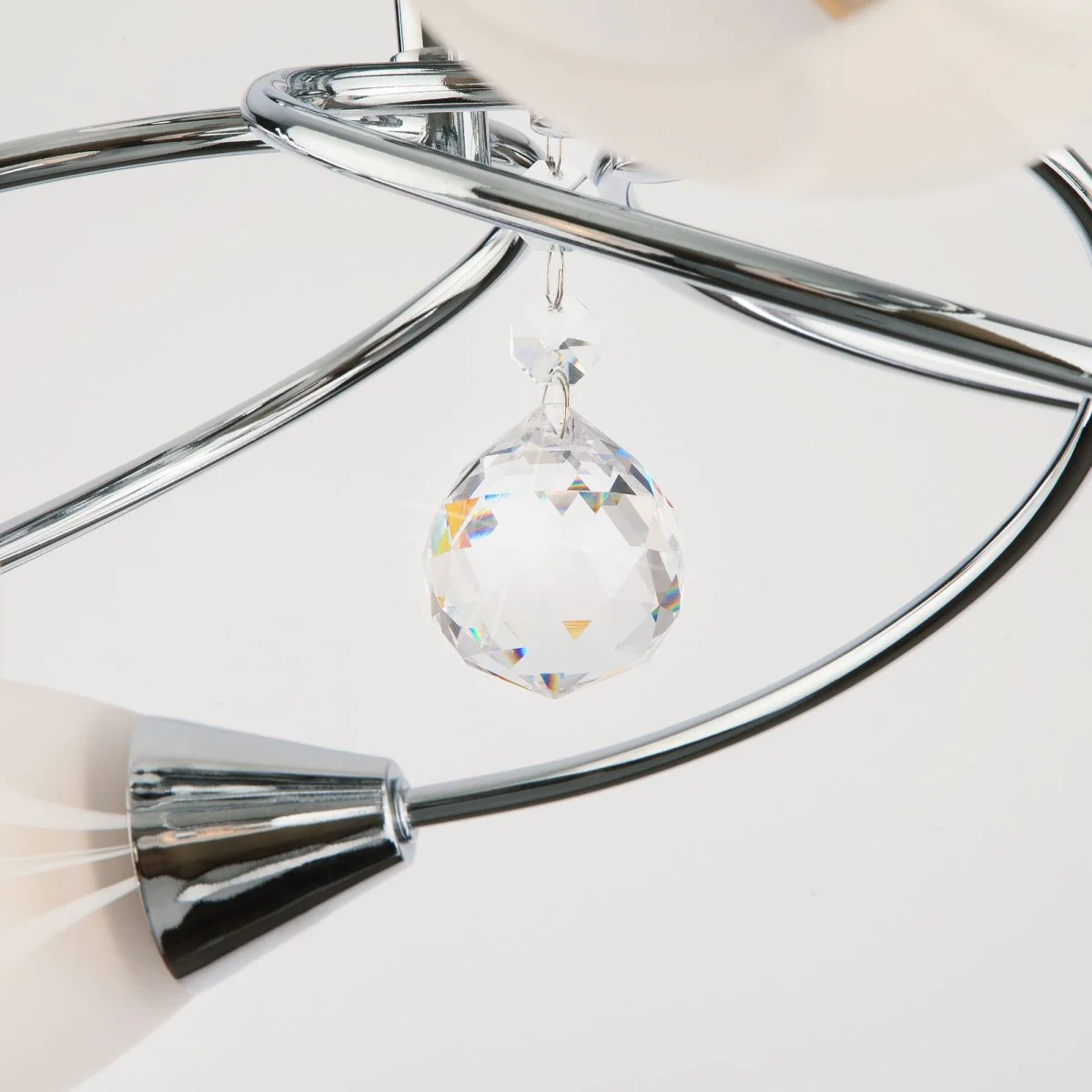 картинка Светильник потолочный с белыми плафонами 2275/6 хром