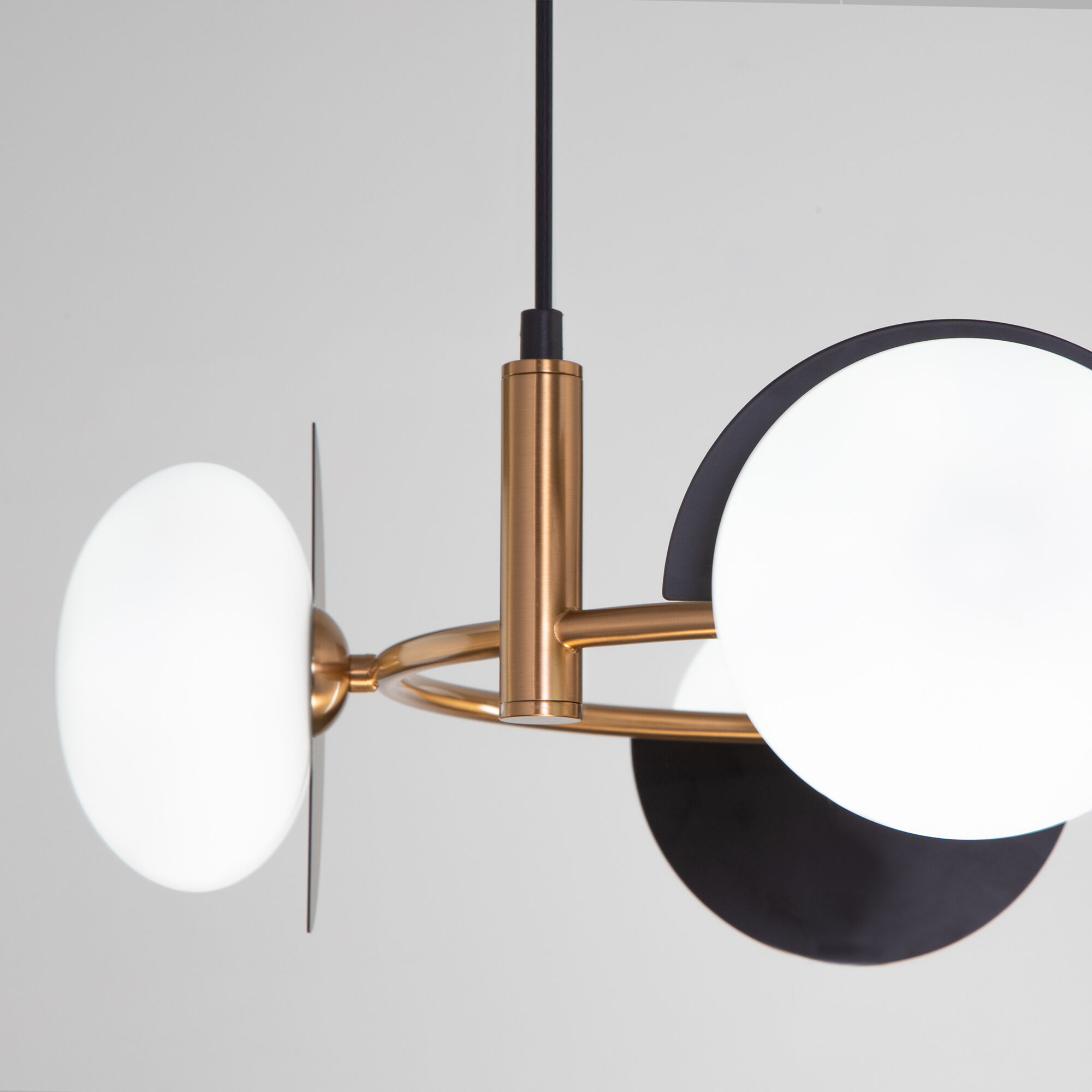 картинка Умный подвесной светильник 70150/4 черный/латунь Smart