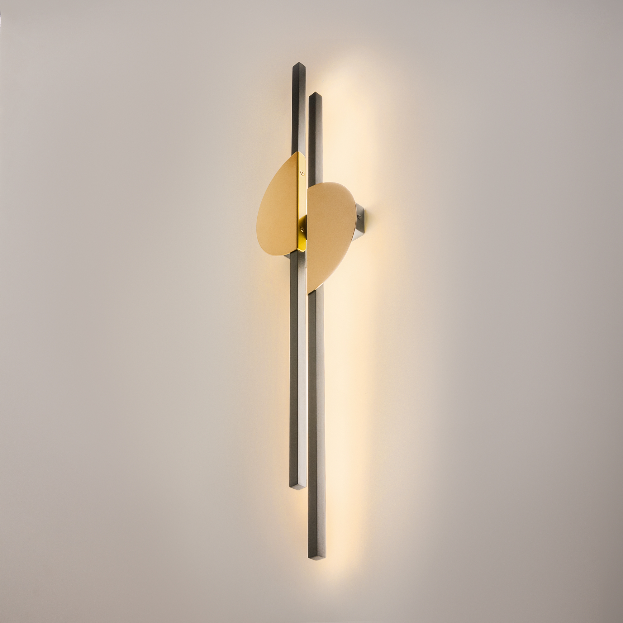 картинка Настенный светильник (бра) Maytoni MOD179WL-L22BS4K