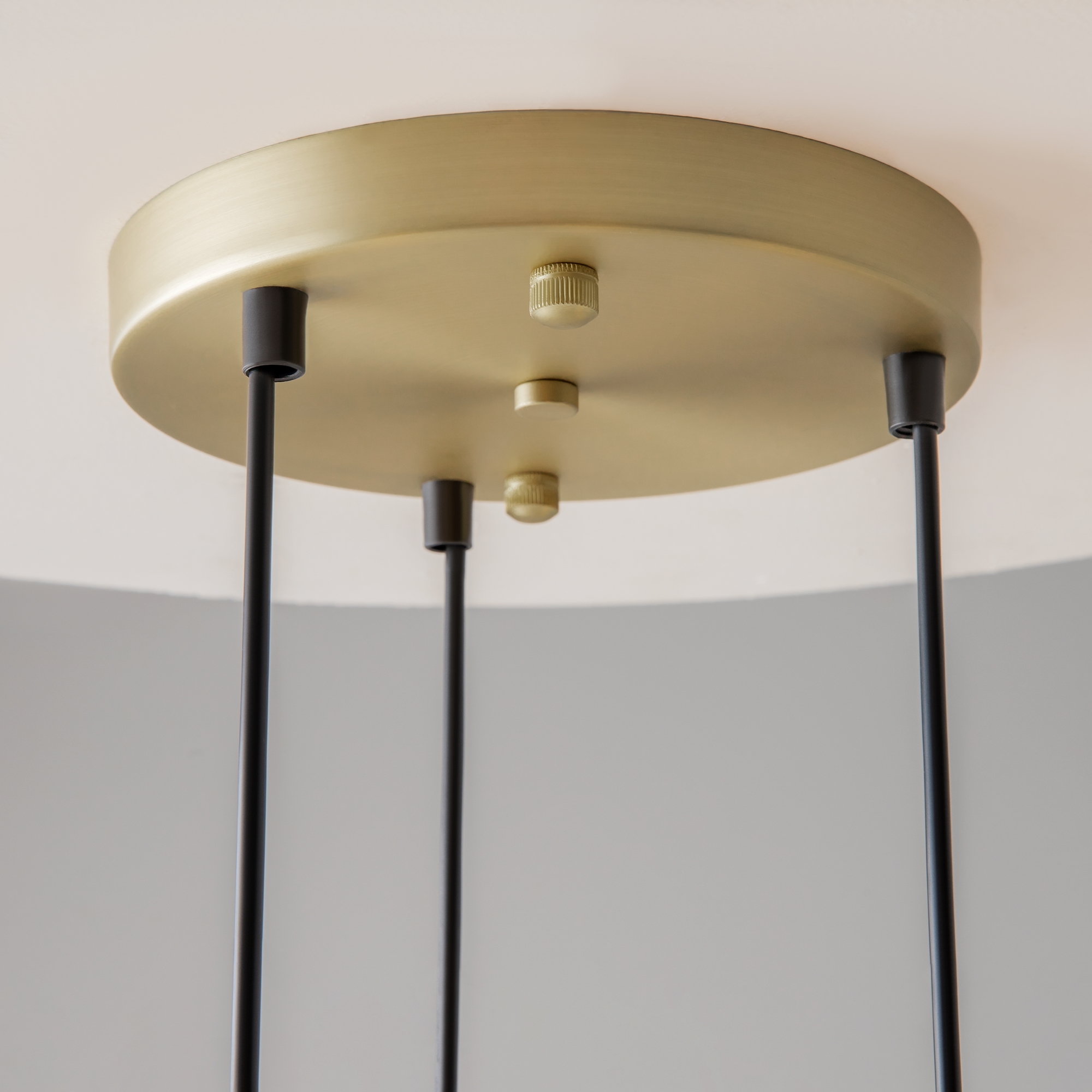 картинка Подвесной светильник Maytoni MOD411PL-06G