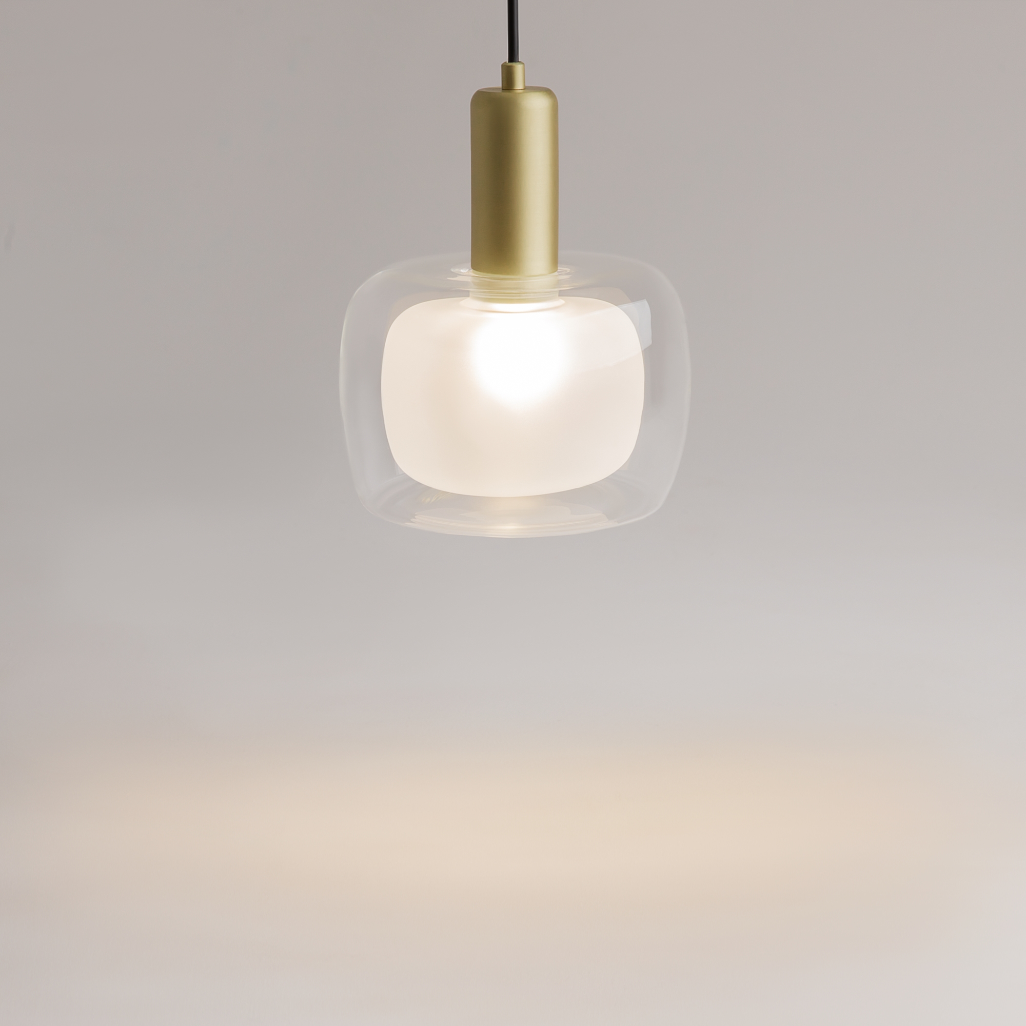 картинка Подвесной светильник Maytoni MOD411PL-01G