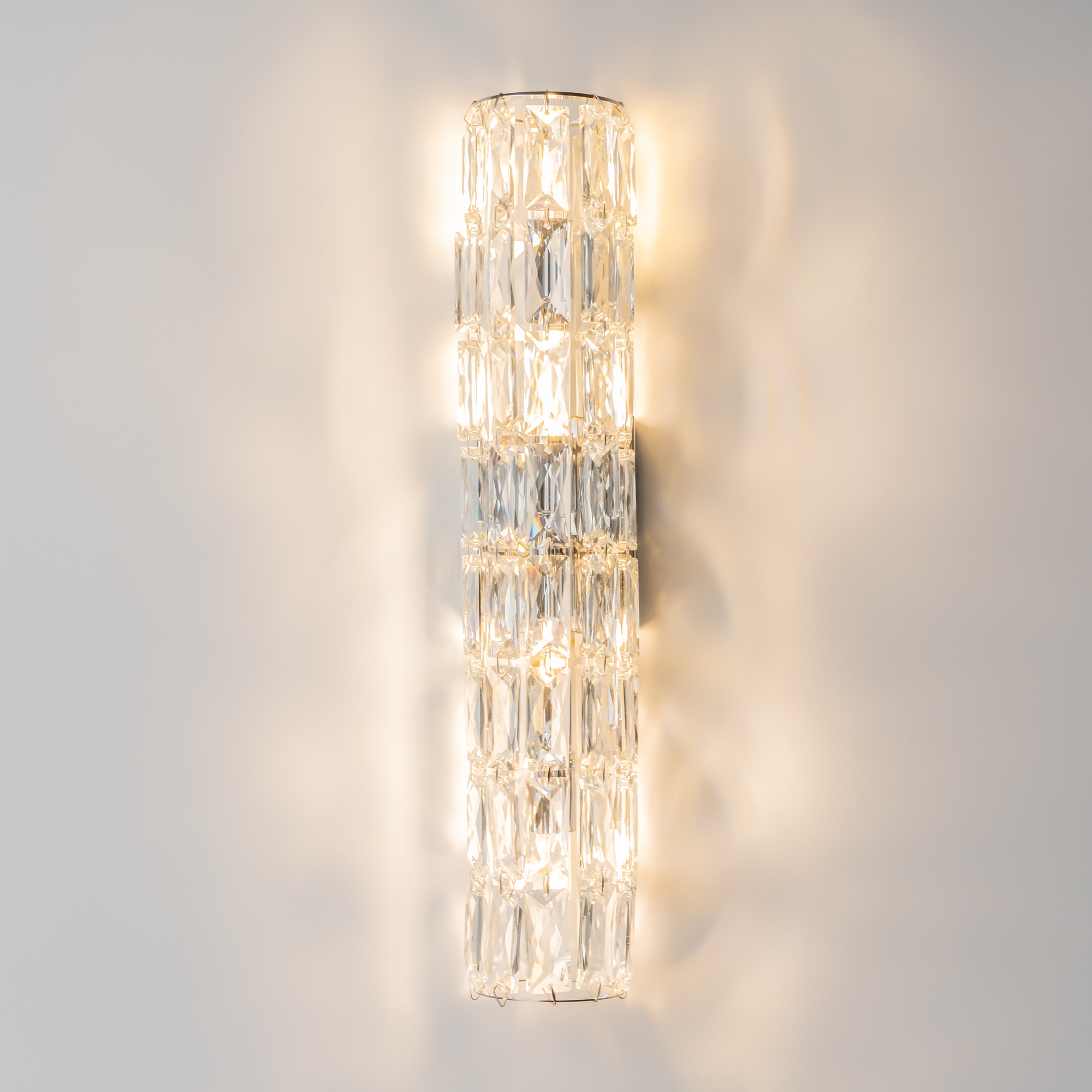 картинка Настенный светильник (бра) Maytoni DIA008WL-02CH