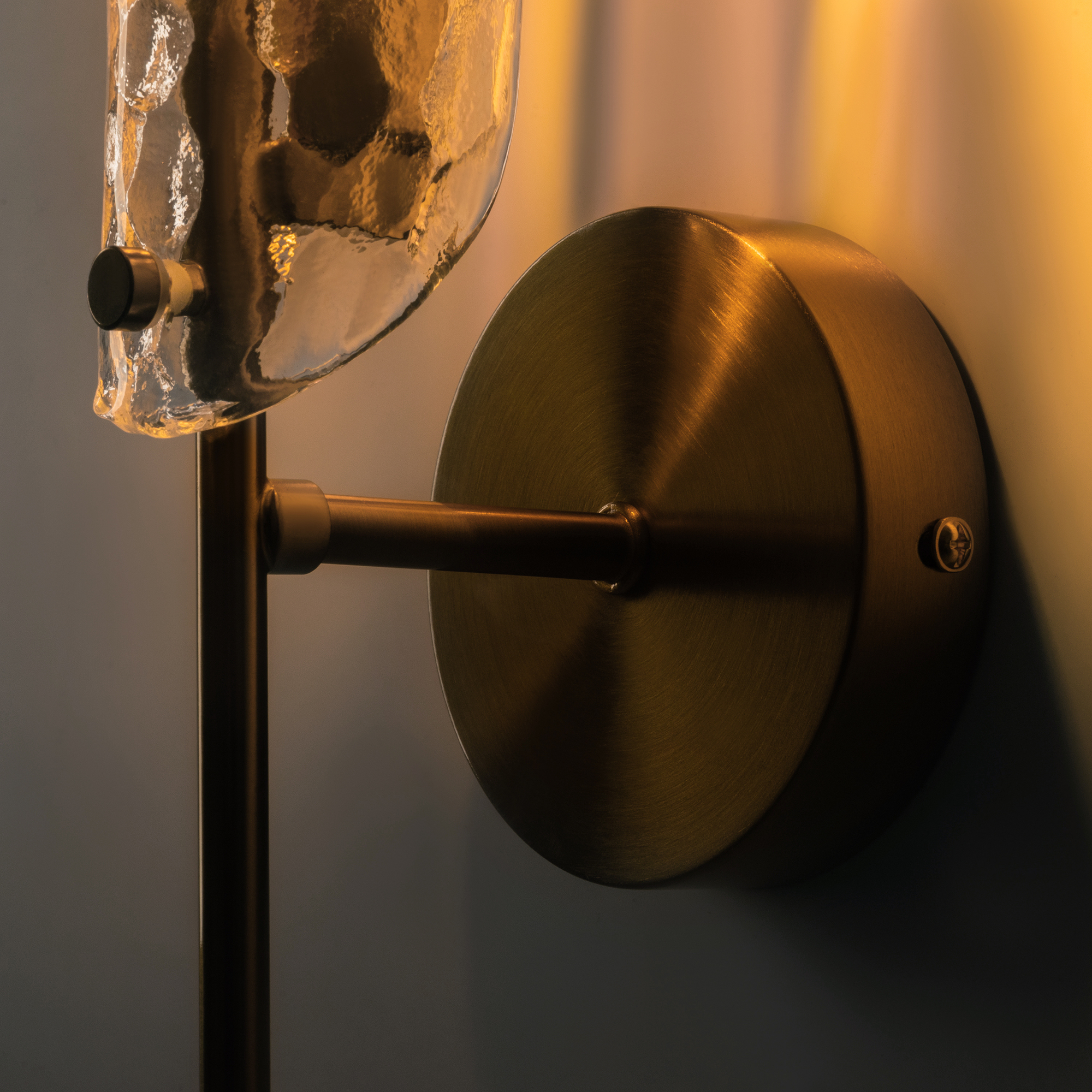 картинка Настенный светильник (бра) Freya FR5420WL-01BS