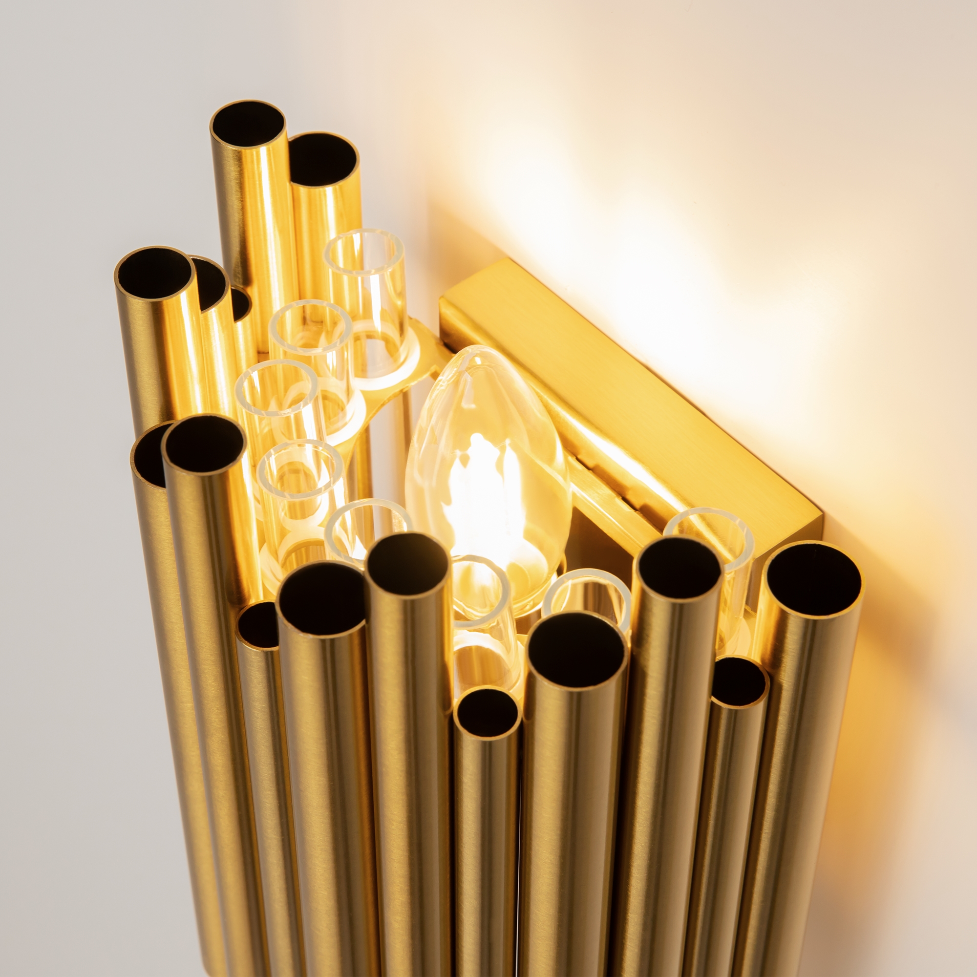 картинка Настенный светильник (бра) Maytoni MOD135WL-01BS