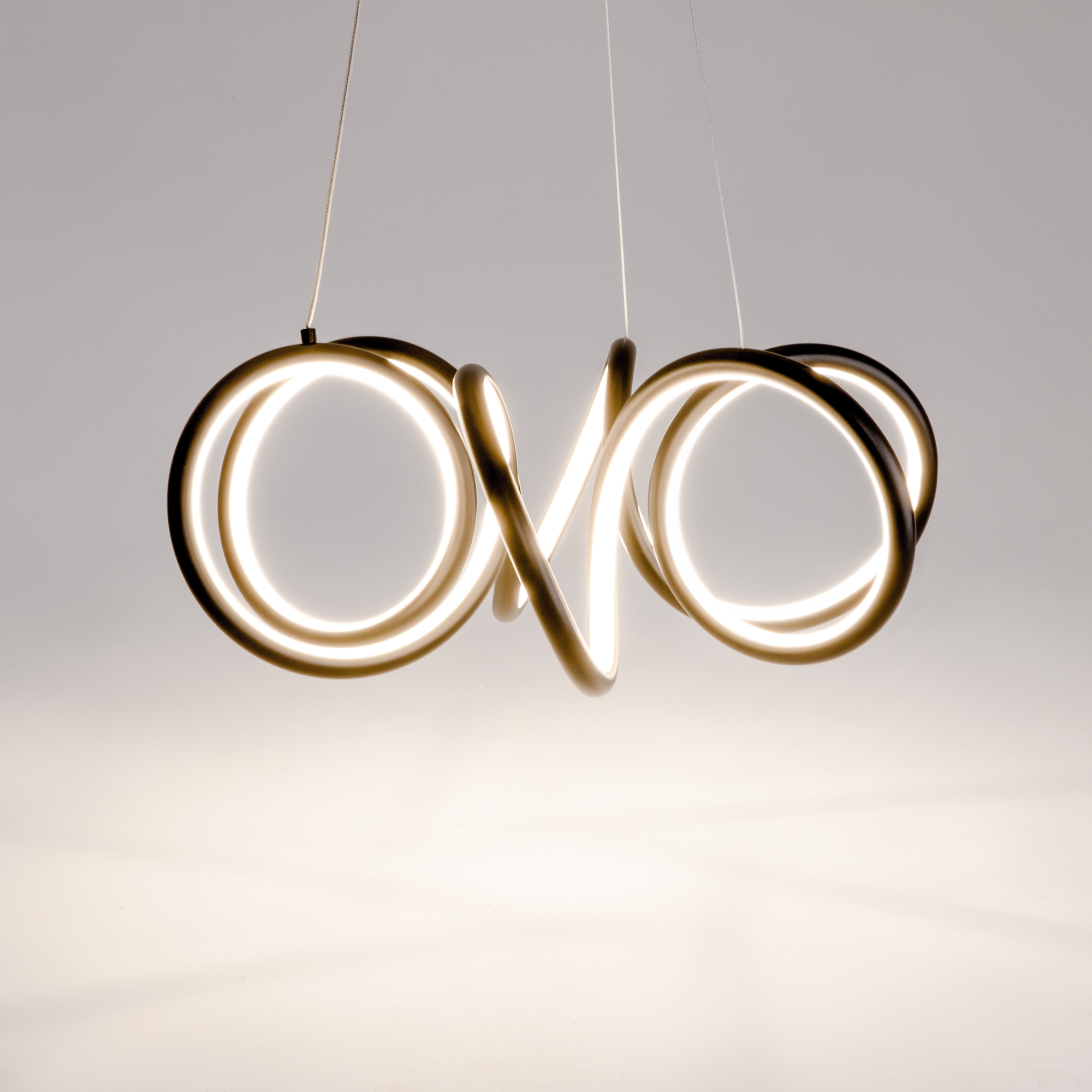 картинка Подвесной светильник Maytoni MOD241PL-L60BK