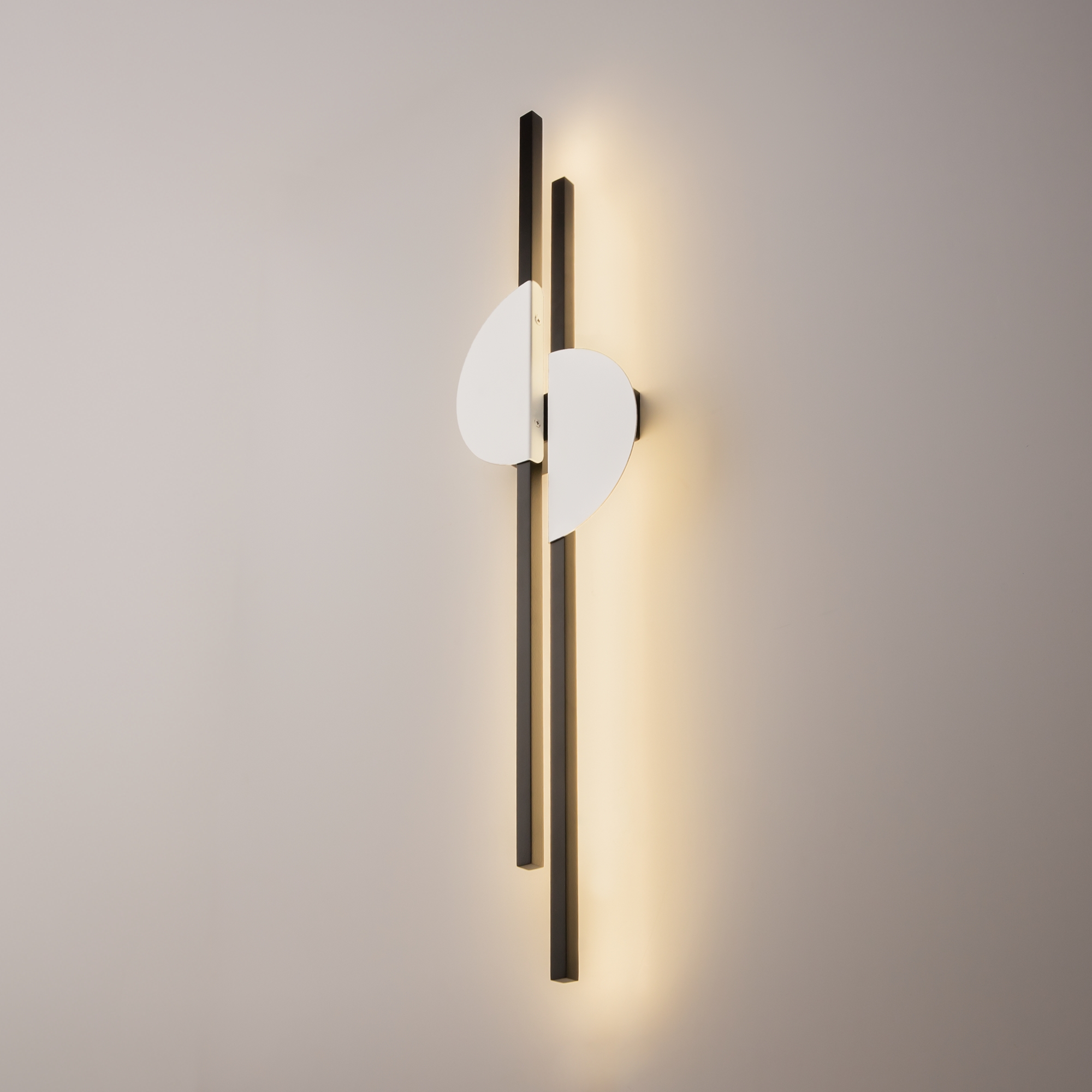 картинка Настенный светильник (бра) Maytoni MOD179WL-L22W4K