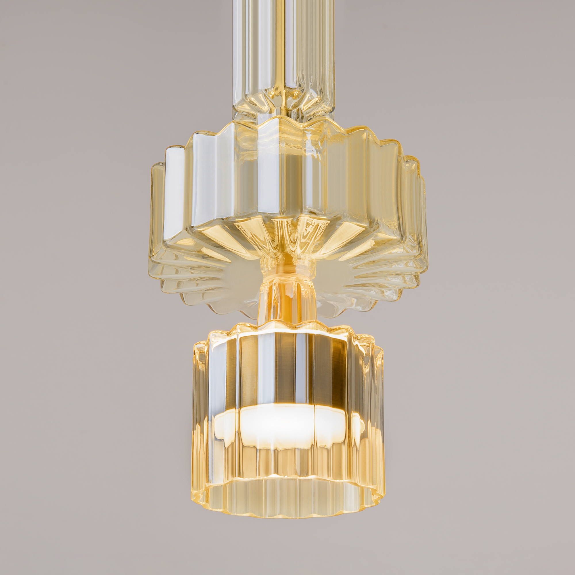 картинка Подвесной светильник Maytoni MOD253PL-L18BS3K2