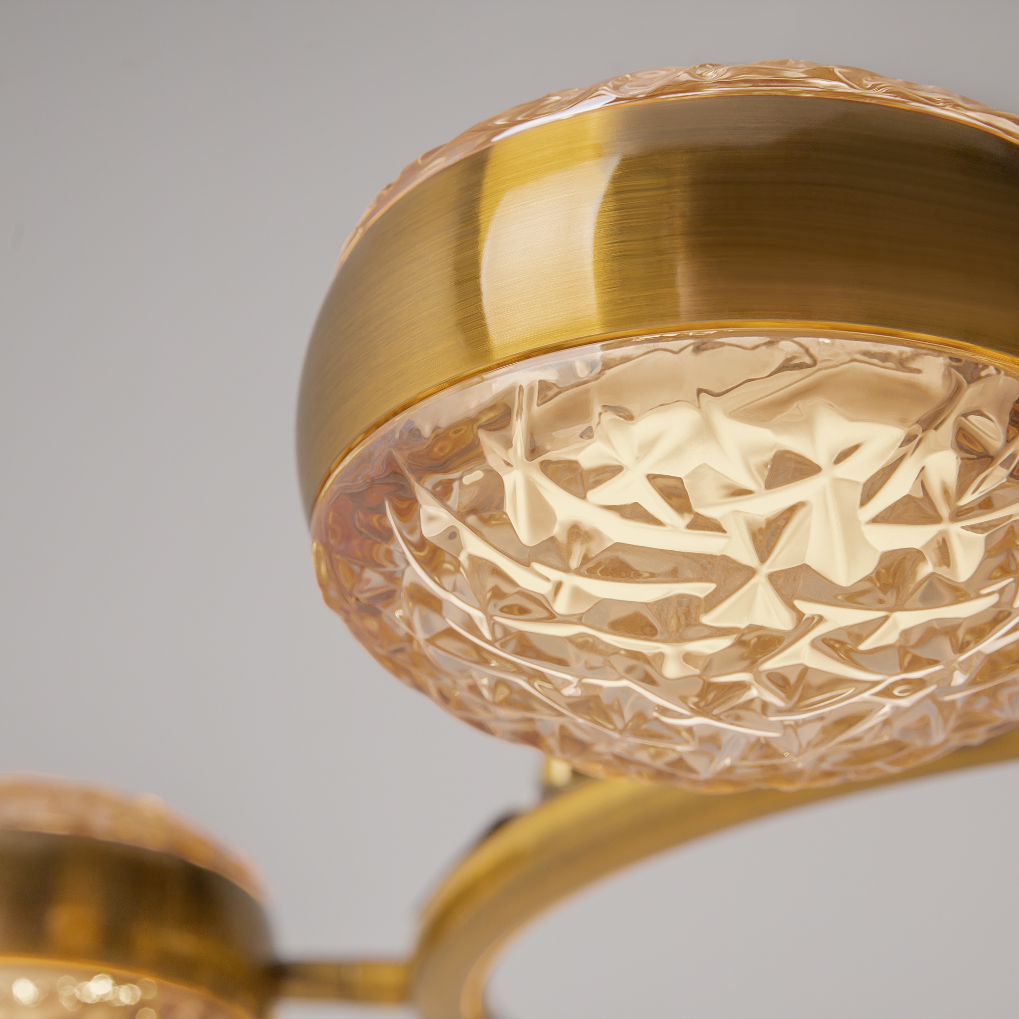 картинка Подвесной светильник Maytoni MOD299PL-L80BS3K