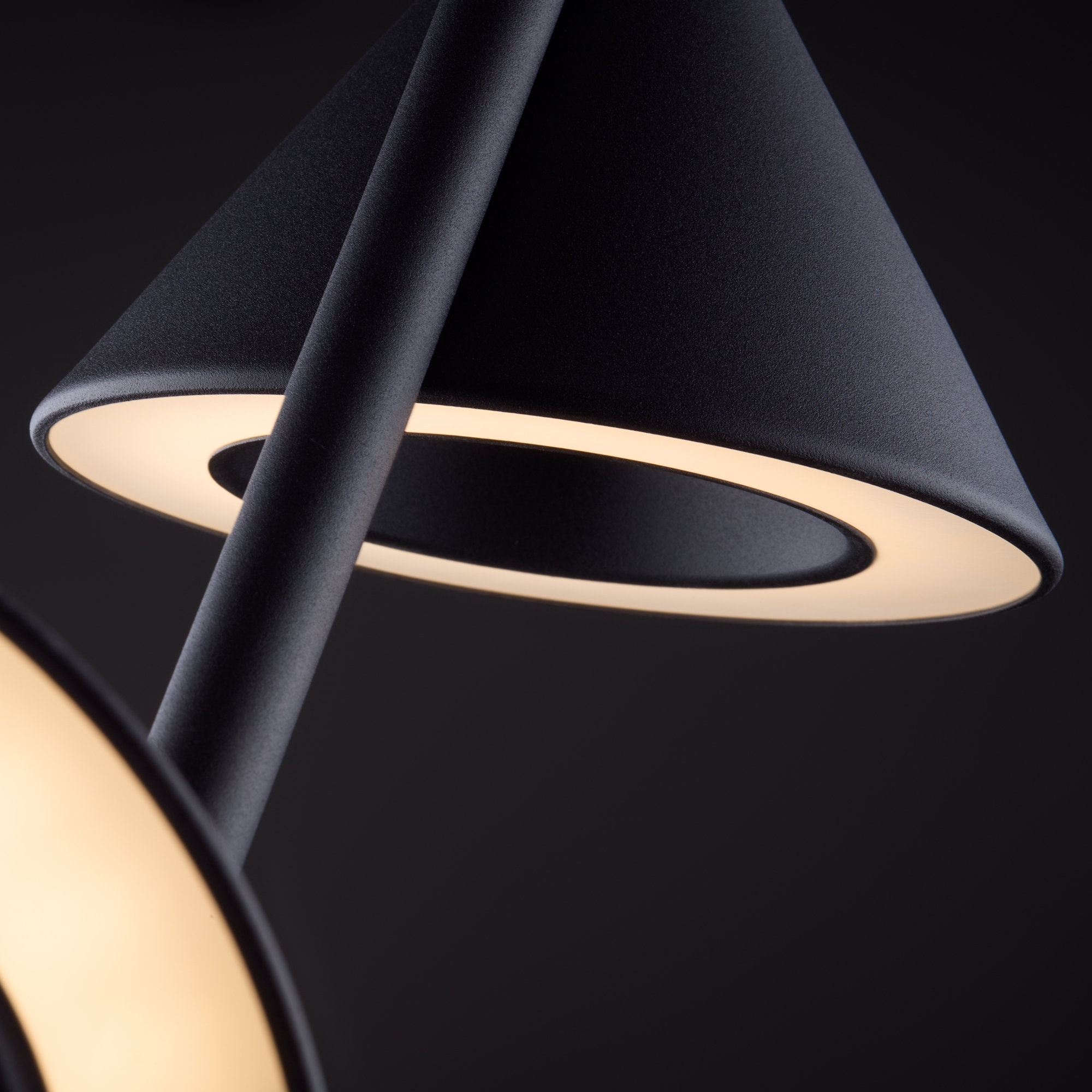 картинка Напольный светильник (торшер) Freya FR6141FL-L14B