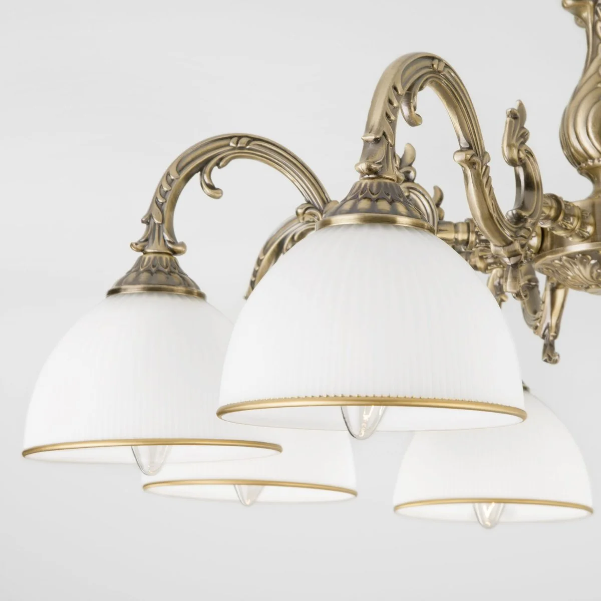 картинка Классическая потолочная люстра 60106/8 античная бронза