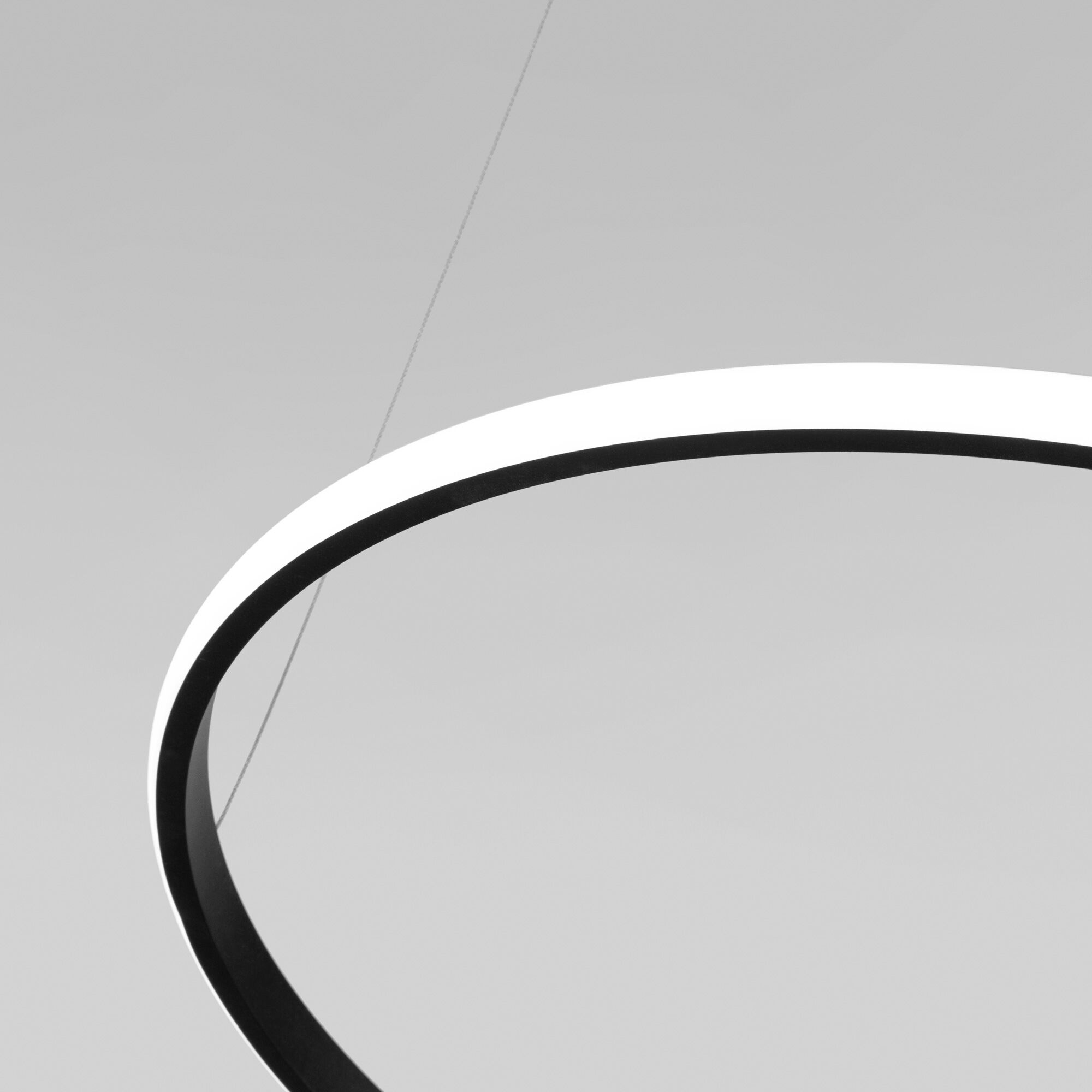 картинка Подвесной светодиодный светильник с пультом управления 90264/1 черный