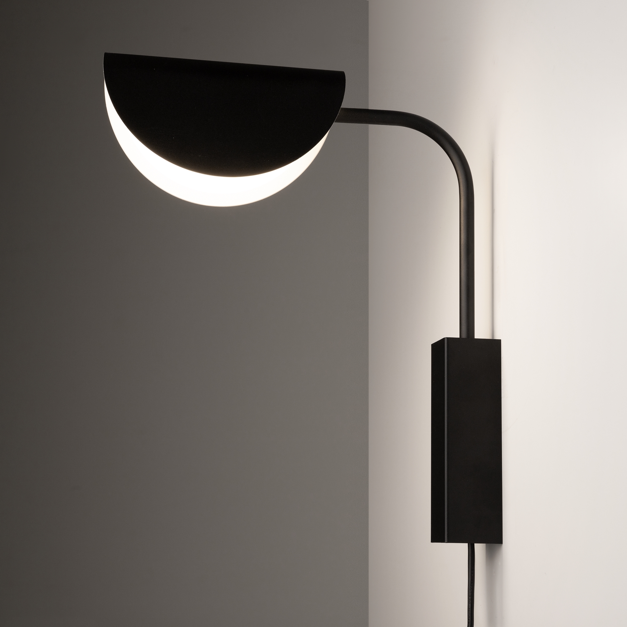 картинка Настенный светильник (бра) Maytoni MOD126WL-01B