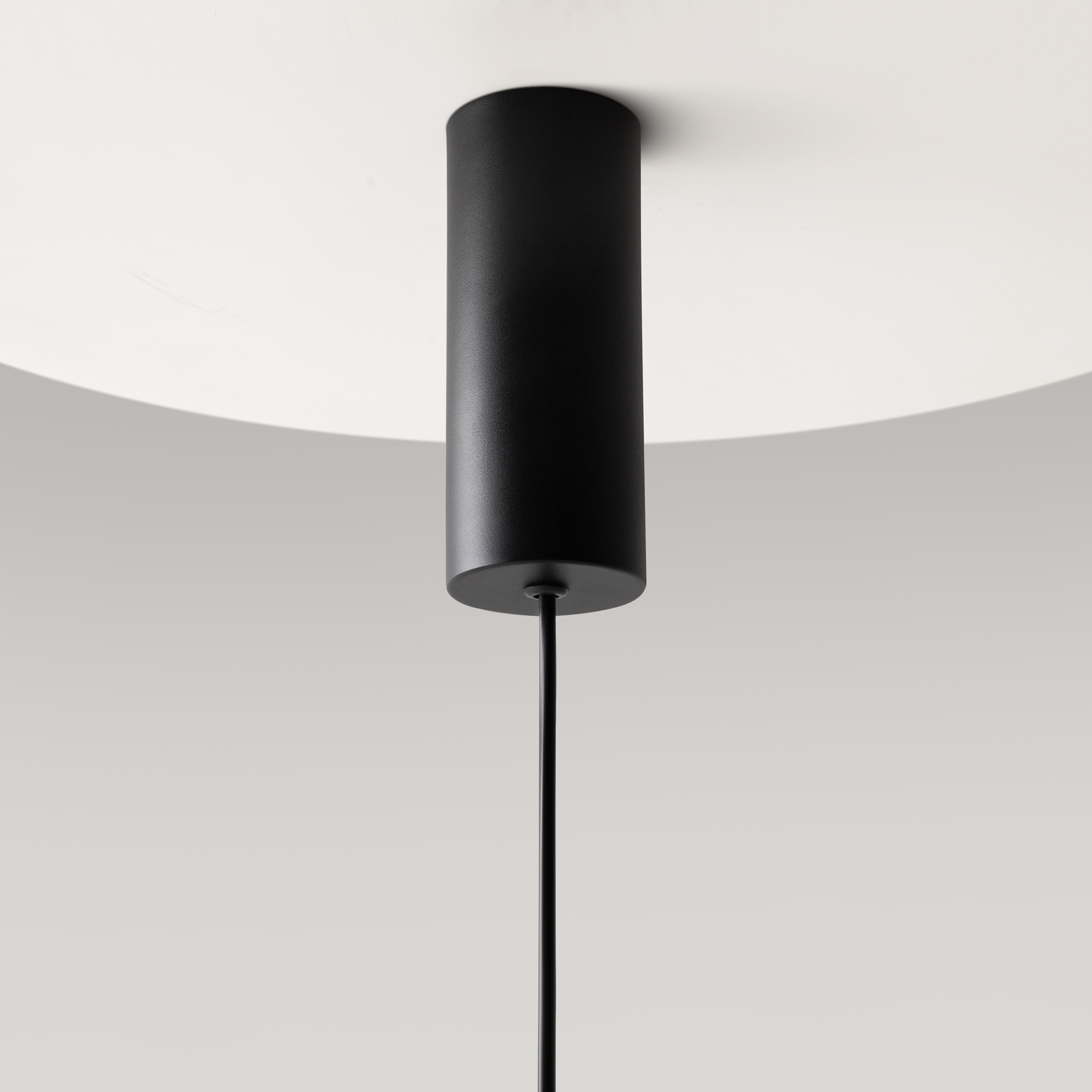 картинка Подвесной светильник Maytoni MOD189PL-L18B3K1