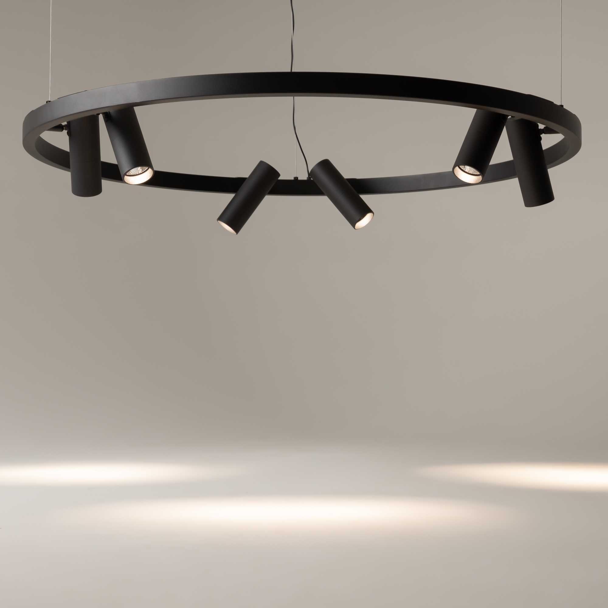 картинка Подвесной светильник Maytoni MOD102PL-L42BK