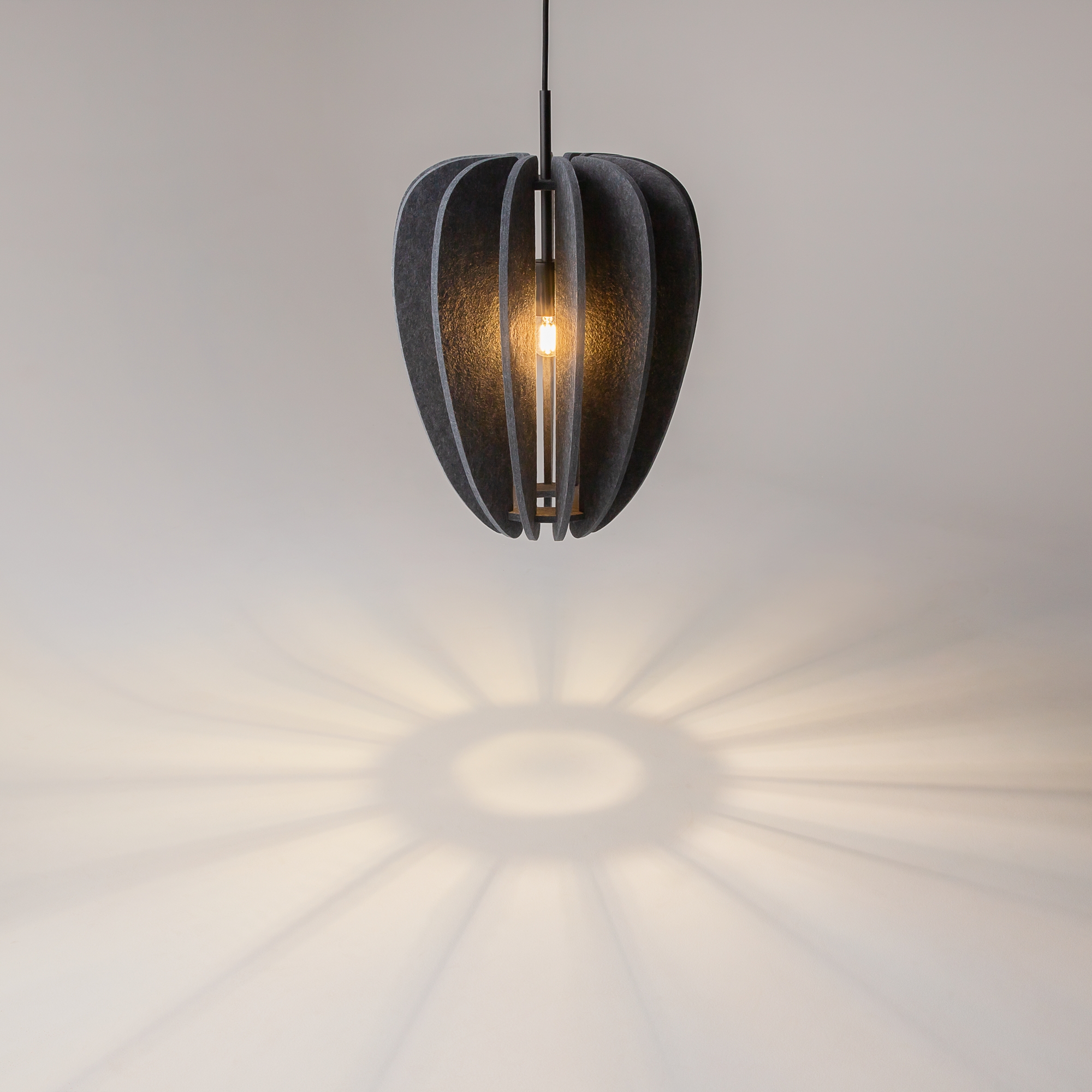 картинка Подвесной светильник Maytoni MOD398PL-01GR