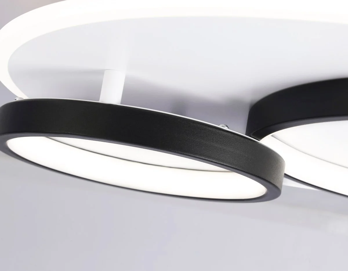 картинка Настенно-потолочный светодиодный светильник с пультом