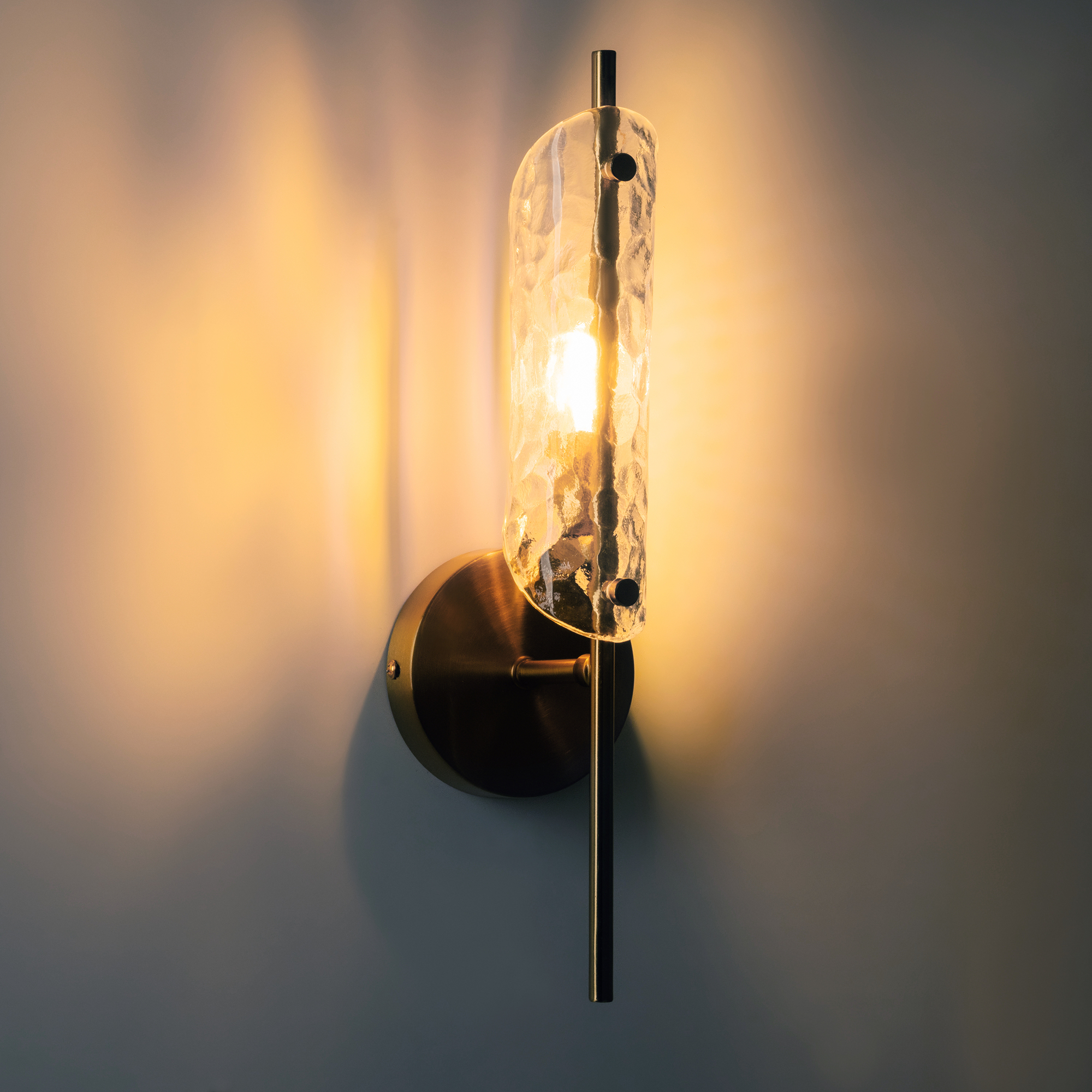 картинка Настенный светильник (бра) Freya FR5420WL-01BS