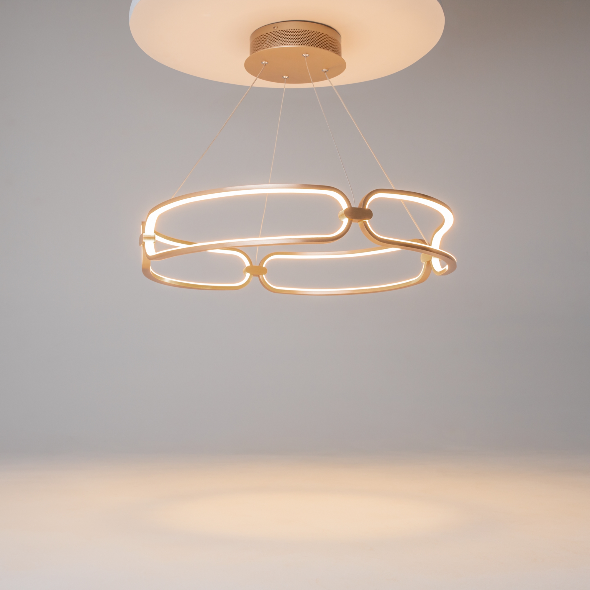 картинка Подвесной светильник Maytoni MOD017PL-L50MG