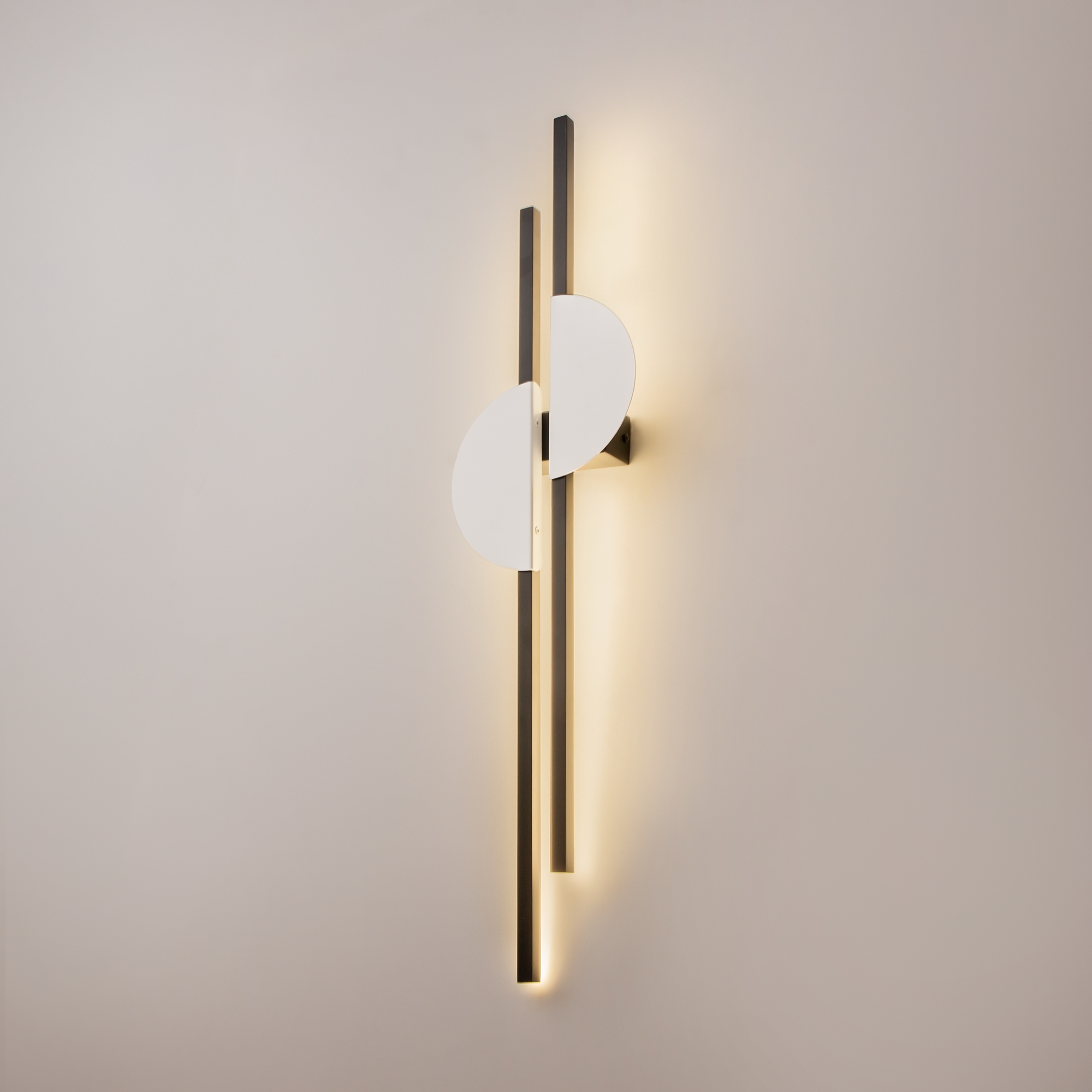 картинка Настенный светильник (бра) Maytoni MOD179WL-L22W4K1