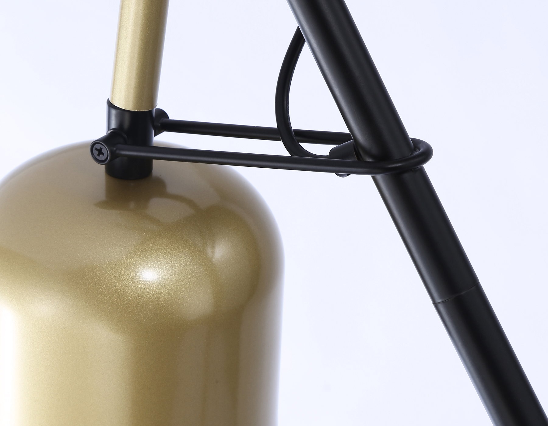 картинка Светильник напольный с выключателем на проводе