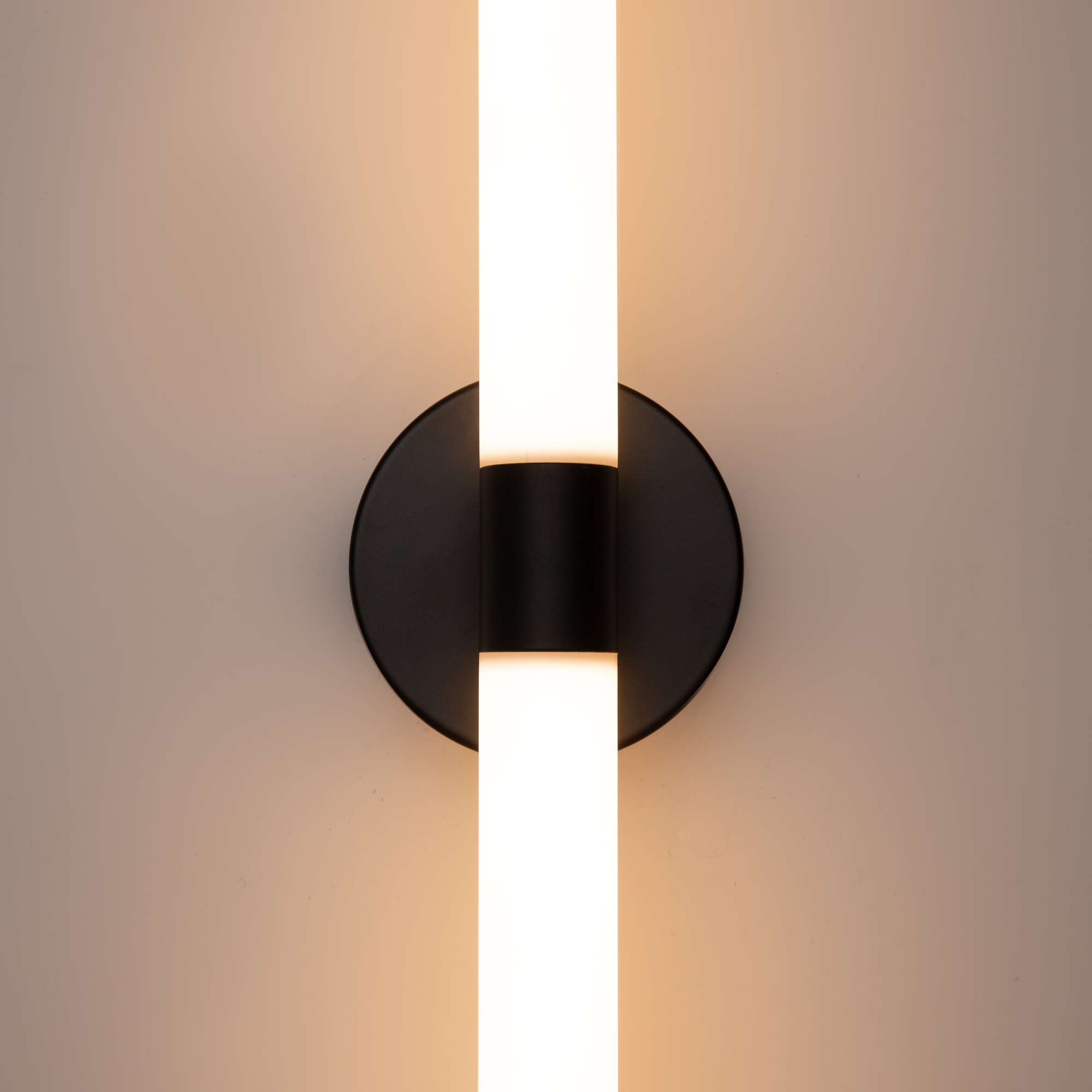 картинка Настенный светильник (бра) Maytoni MOD106WL-L16B3K