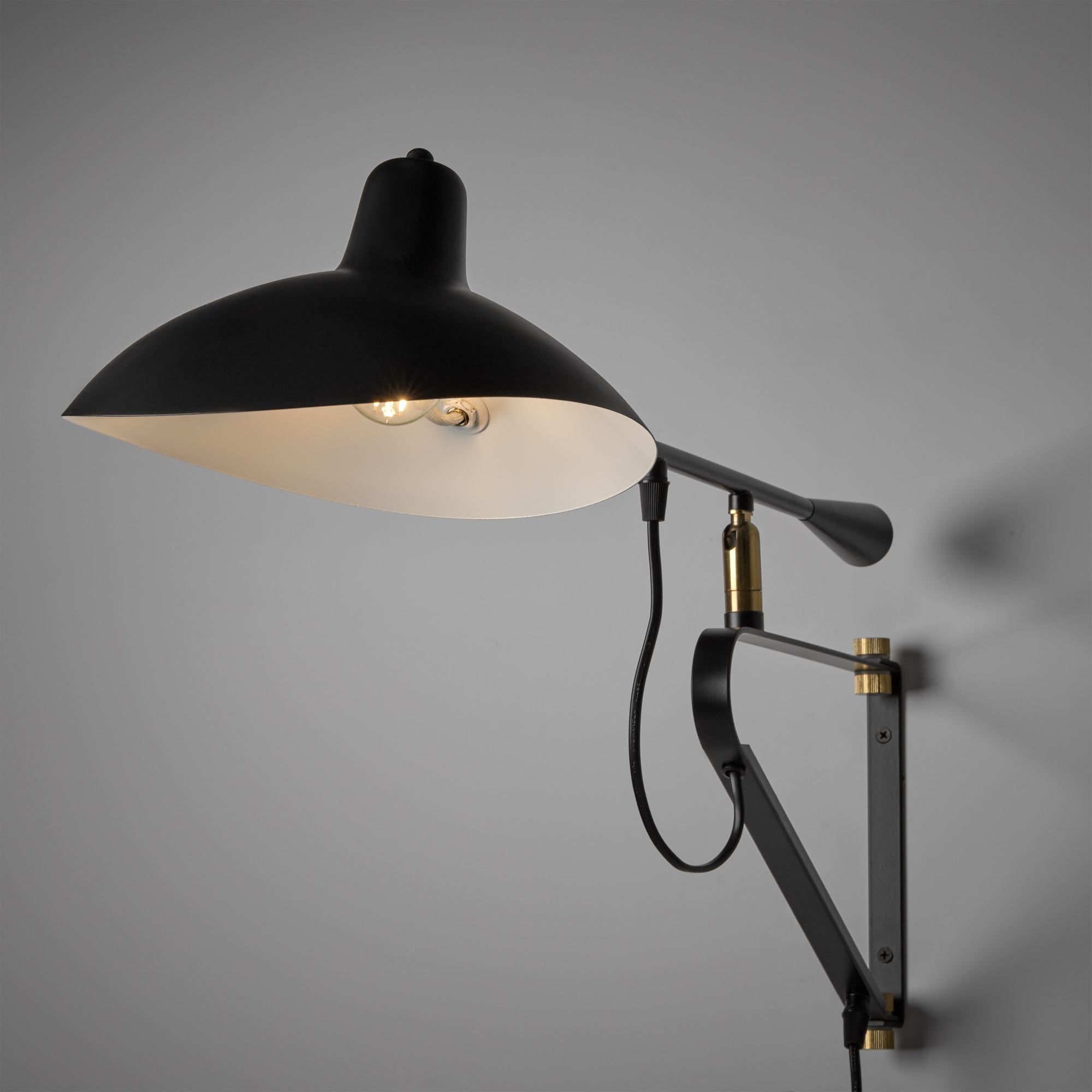 картинка Настенный светильник (бра) Freya FR5383WL-01B