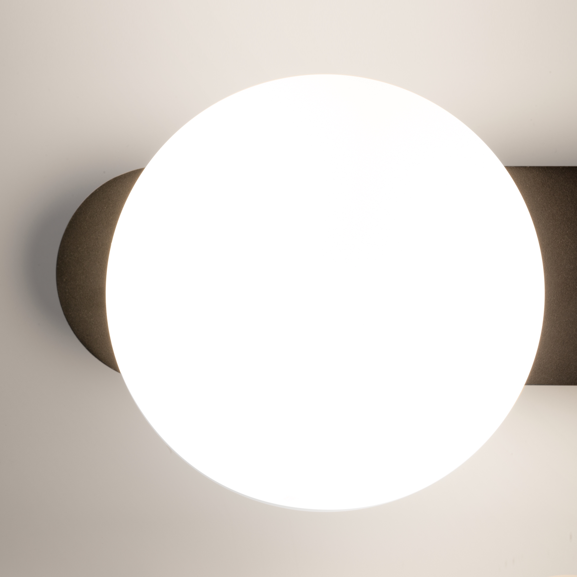 картинка Настенный светильник (бра) Maytoni MOD350WL-01BBS