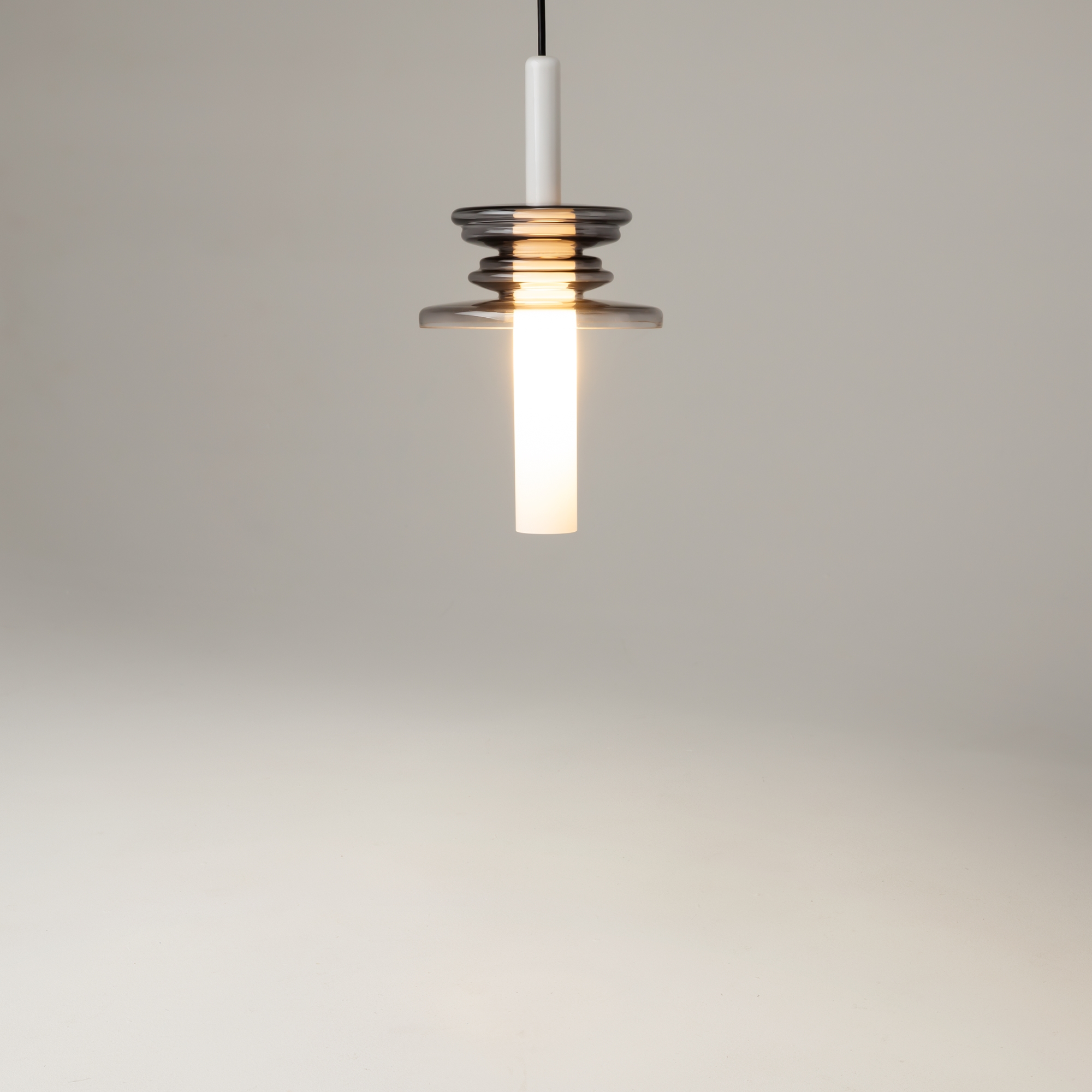 картинка Подвесной светильник Maytoni MOD255PL-01B4