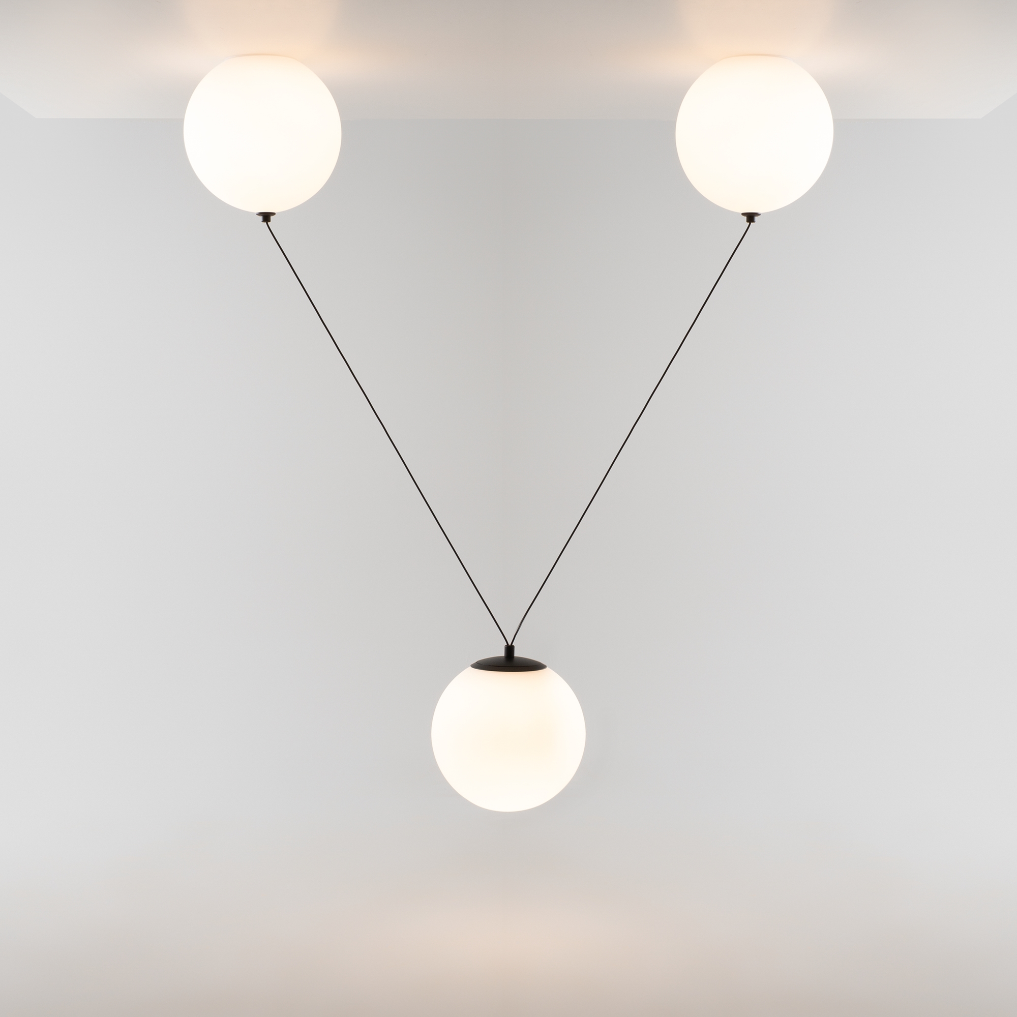 картинка Подвесной светильник Maytoni MOD427PL-L30B3K