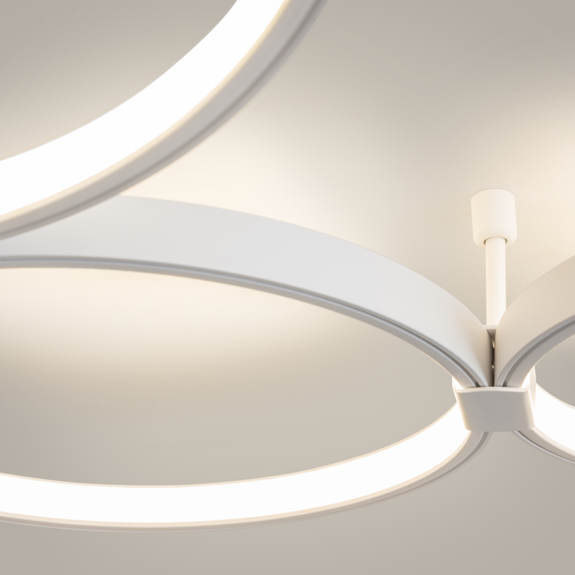 картинка Потолочный светильник Maytoni MOD448CL-L40WK