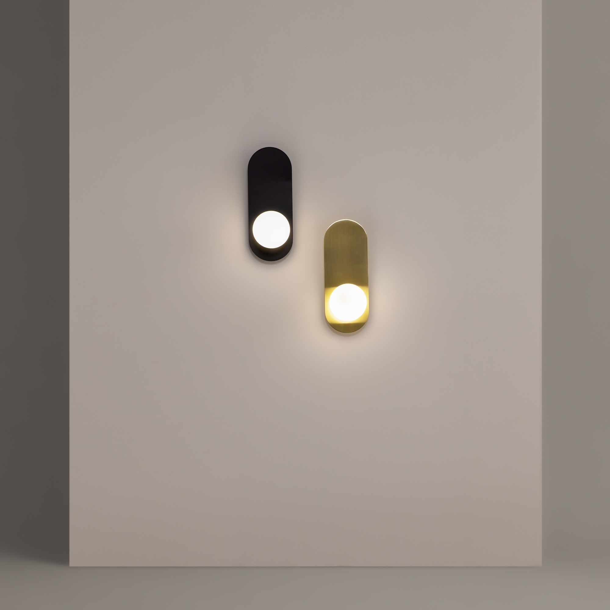 картинка Настенный светильник (бра) Maytoni MOD419WL-01G