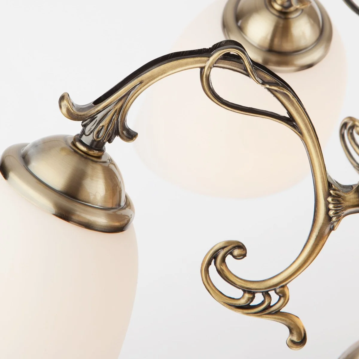 картинка Люстра потолочная с плафонами 22010/6+2 античная бронза