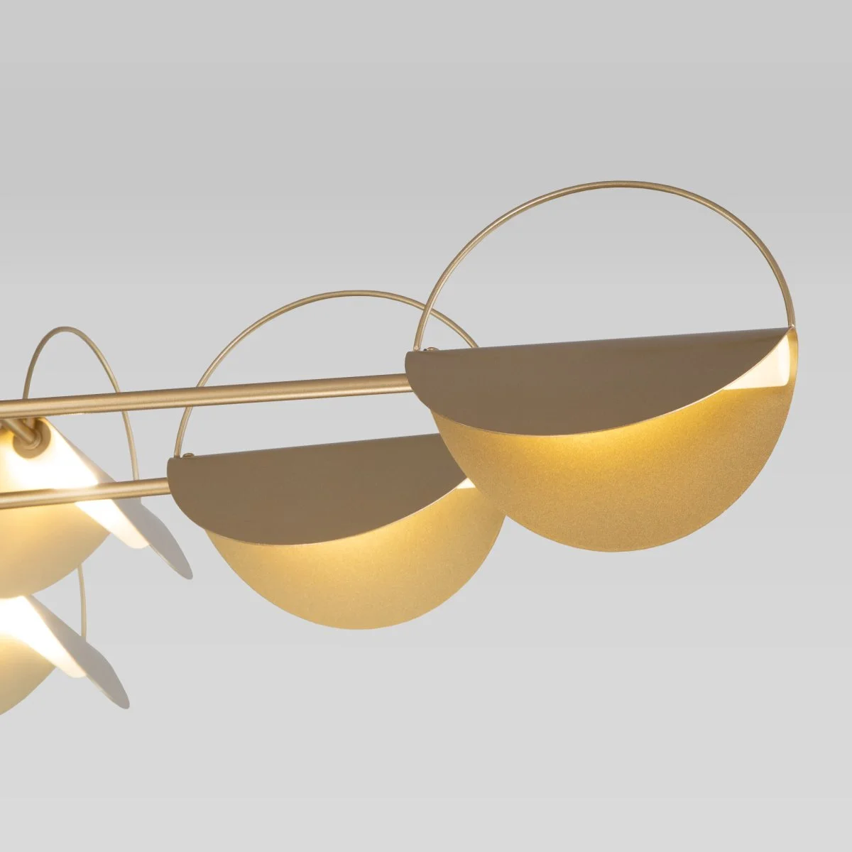 картинка Потолочный светильник 70148/8 золото