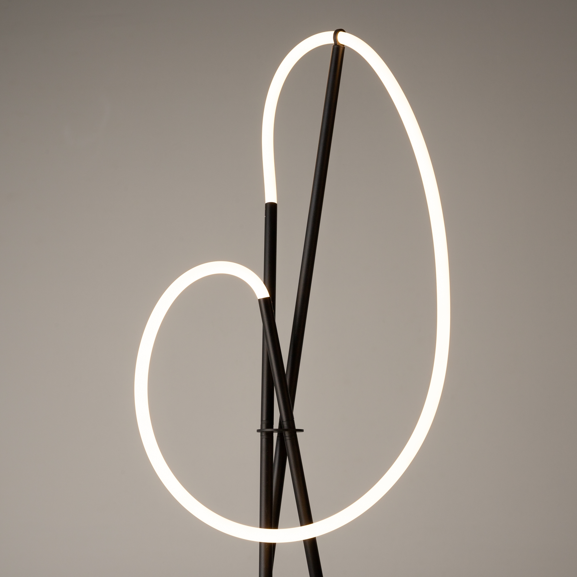 картинка Напольный светильник (торшер) Maytoni MOD369FL-L36B3K