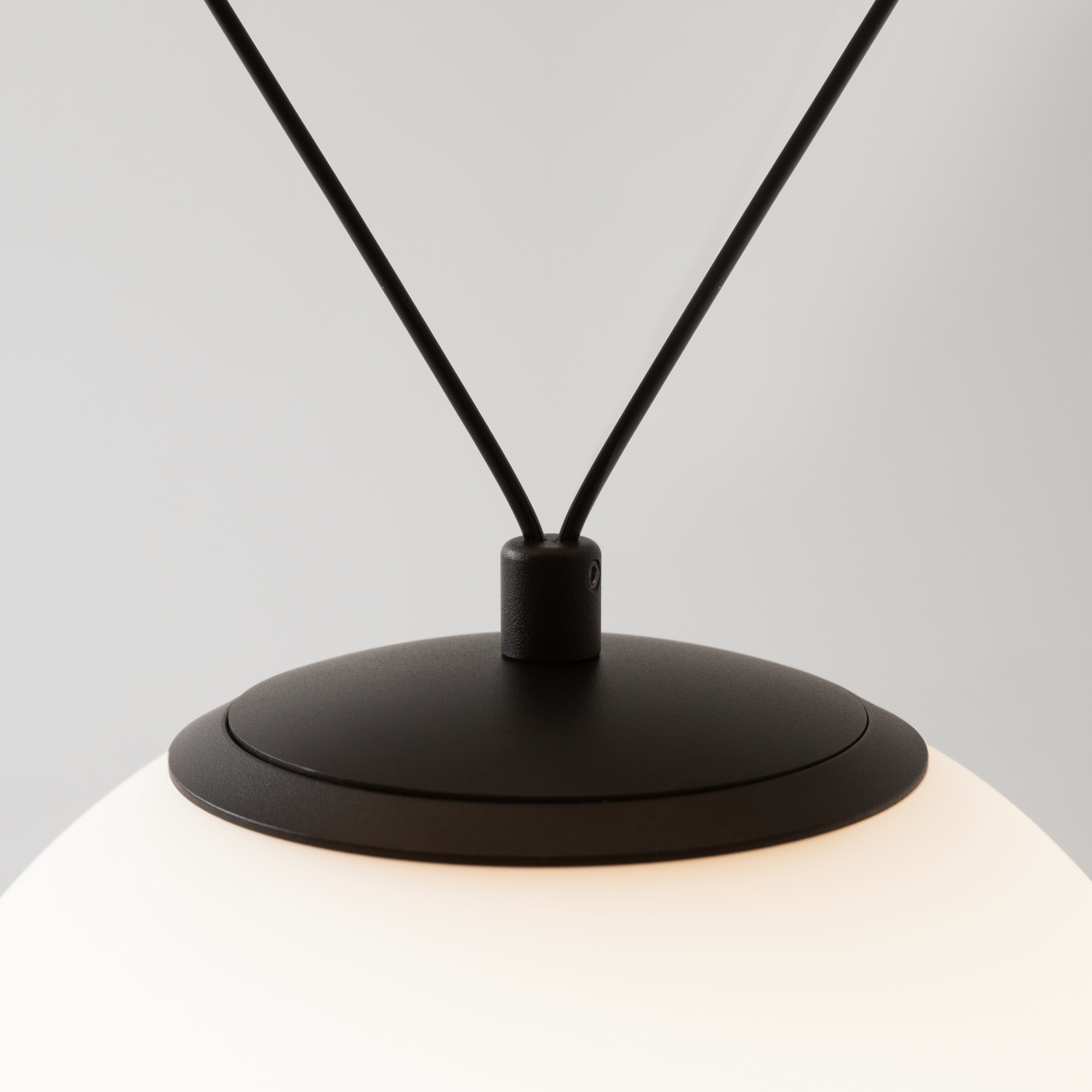 картинка Подвесной светильник Maytoni MOD427PL-L30B3K