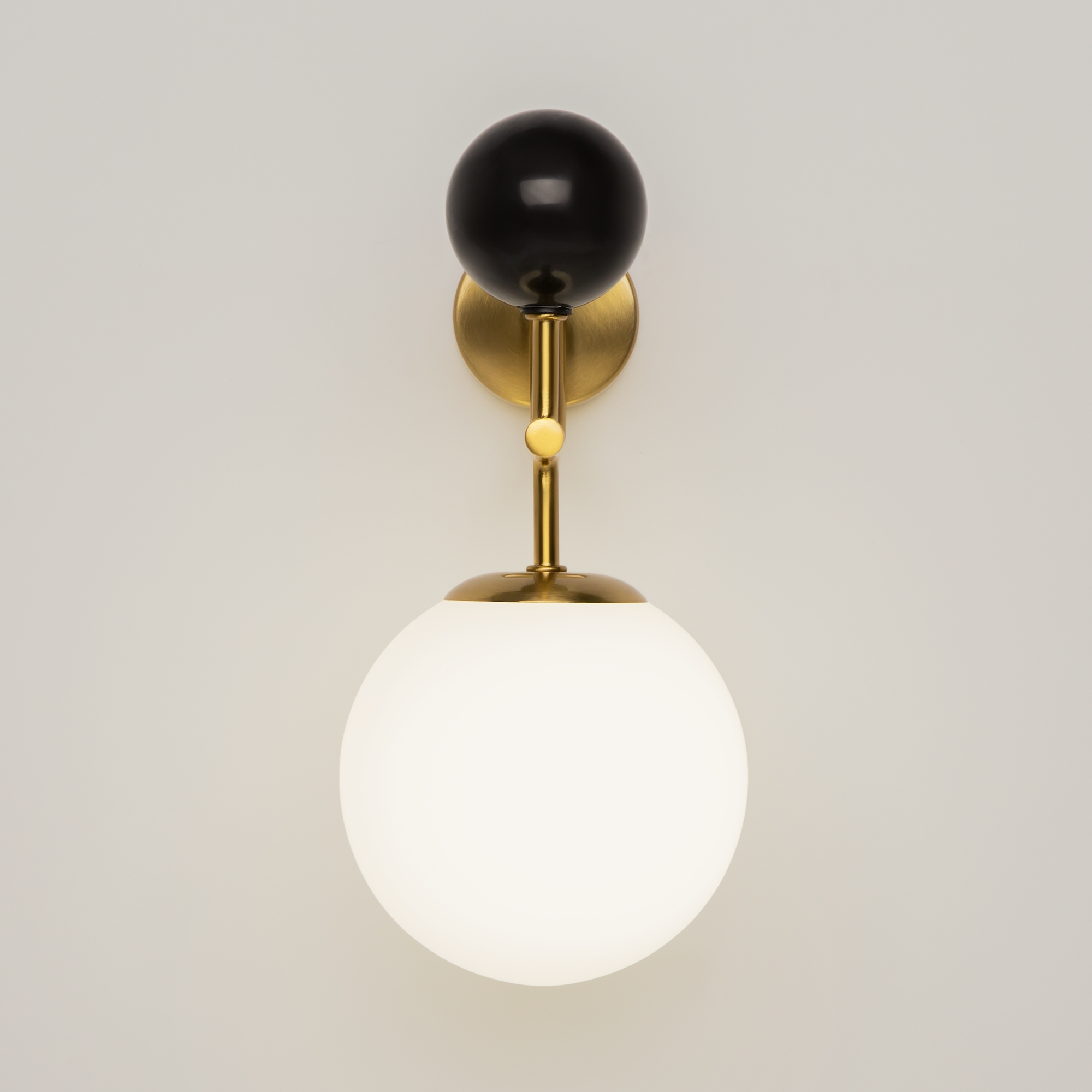 картинка Настенный светильник (бра) Maytoni MOD436WL-01BS