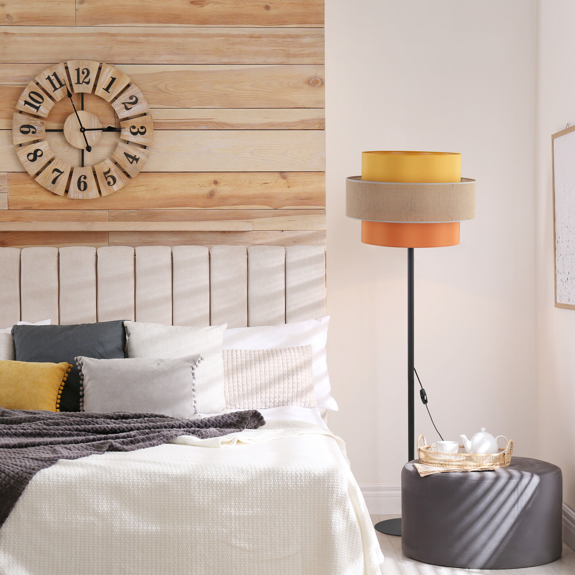 картинка Напольный светильник с тканевым абажуром 16451 Trio