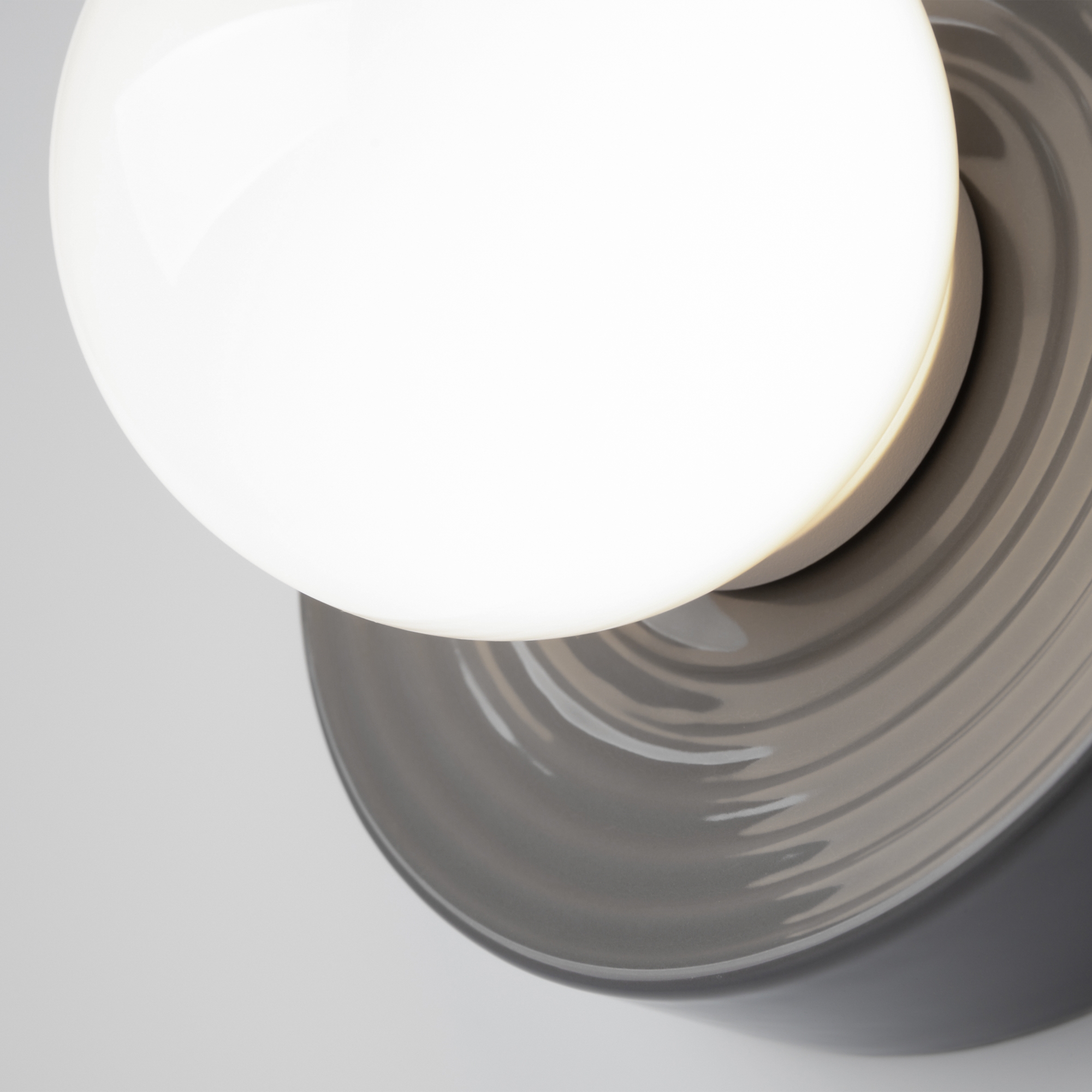 картинка Настенный светильник (бра) Maytoni MOD403WL-01GR1