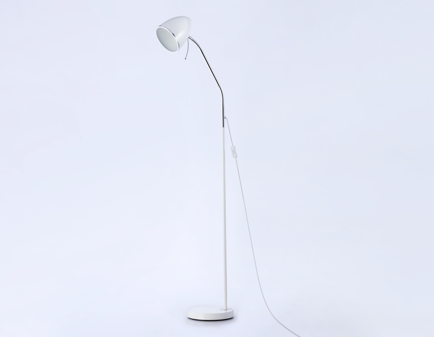 картинка Светильник напольный с выключателем на проводе