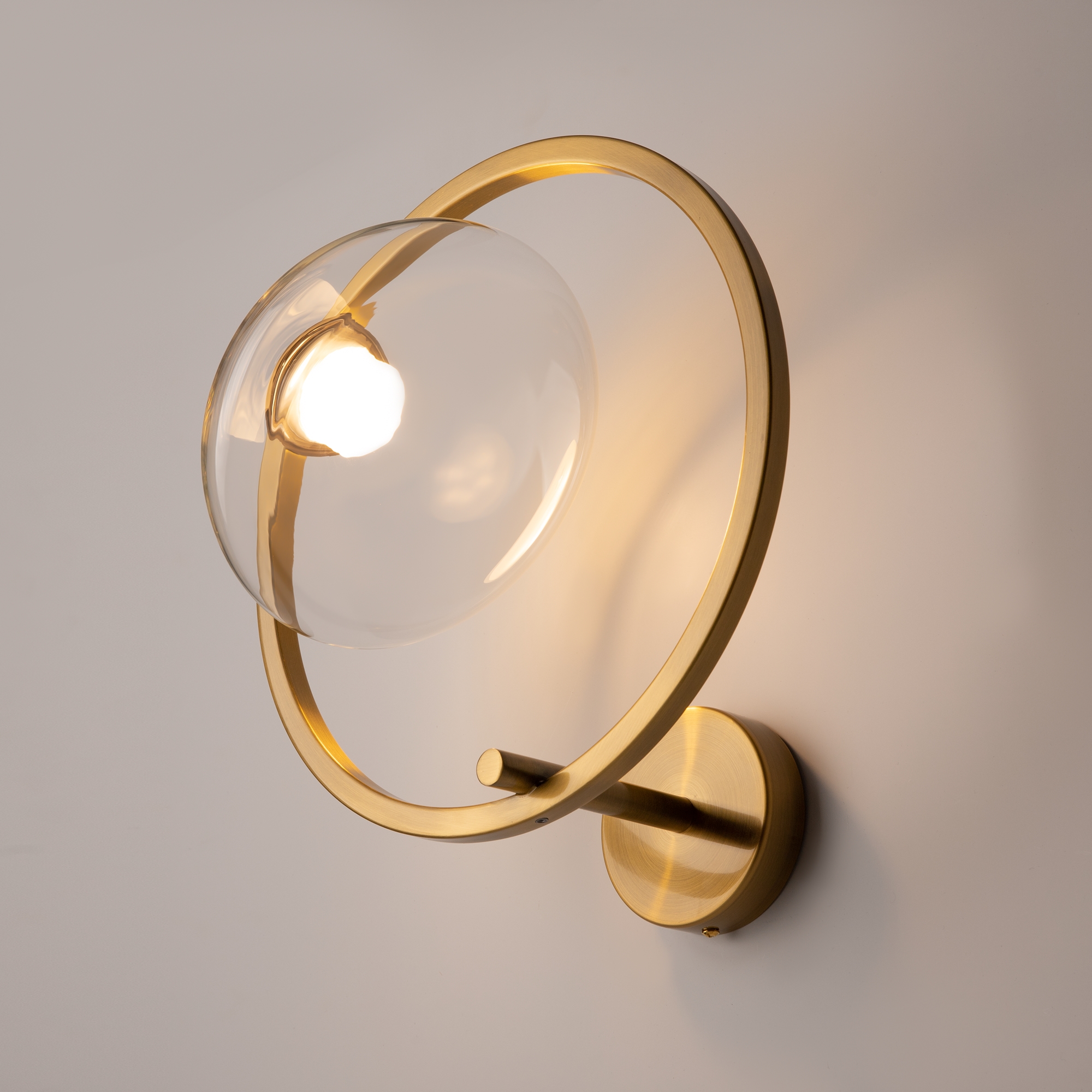 картинка Настенный светильник (бра) Maytoni MOD327WL-L5BS3K1