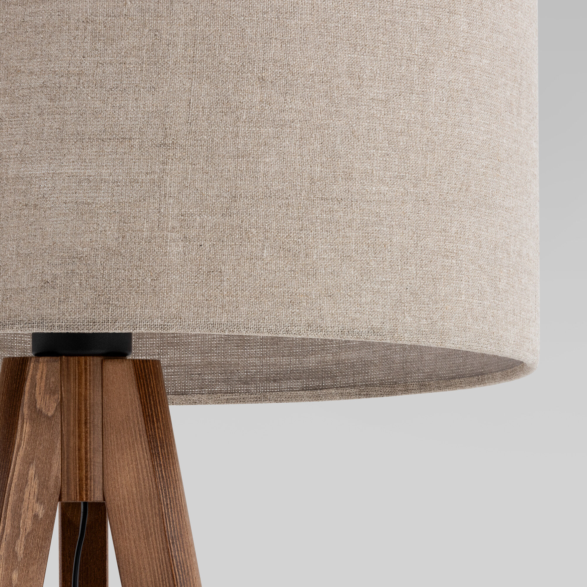 картинка Напольный светильник с тканевым абажуром 16018 Grand