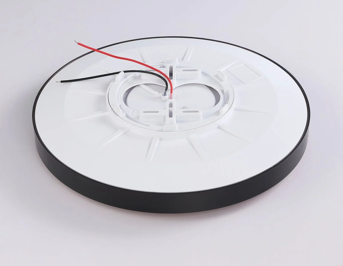 картинка Потолочный светодиодный светильник с высокой степенью защиты IP54