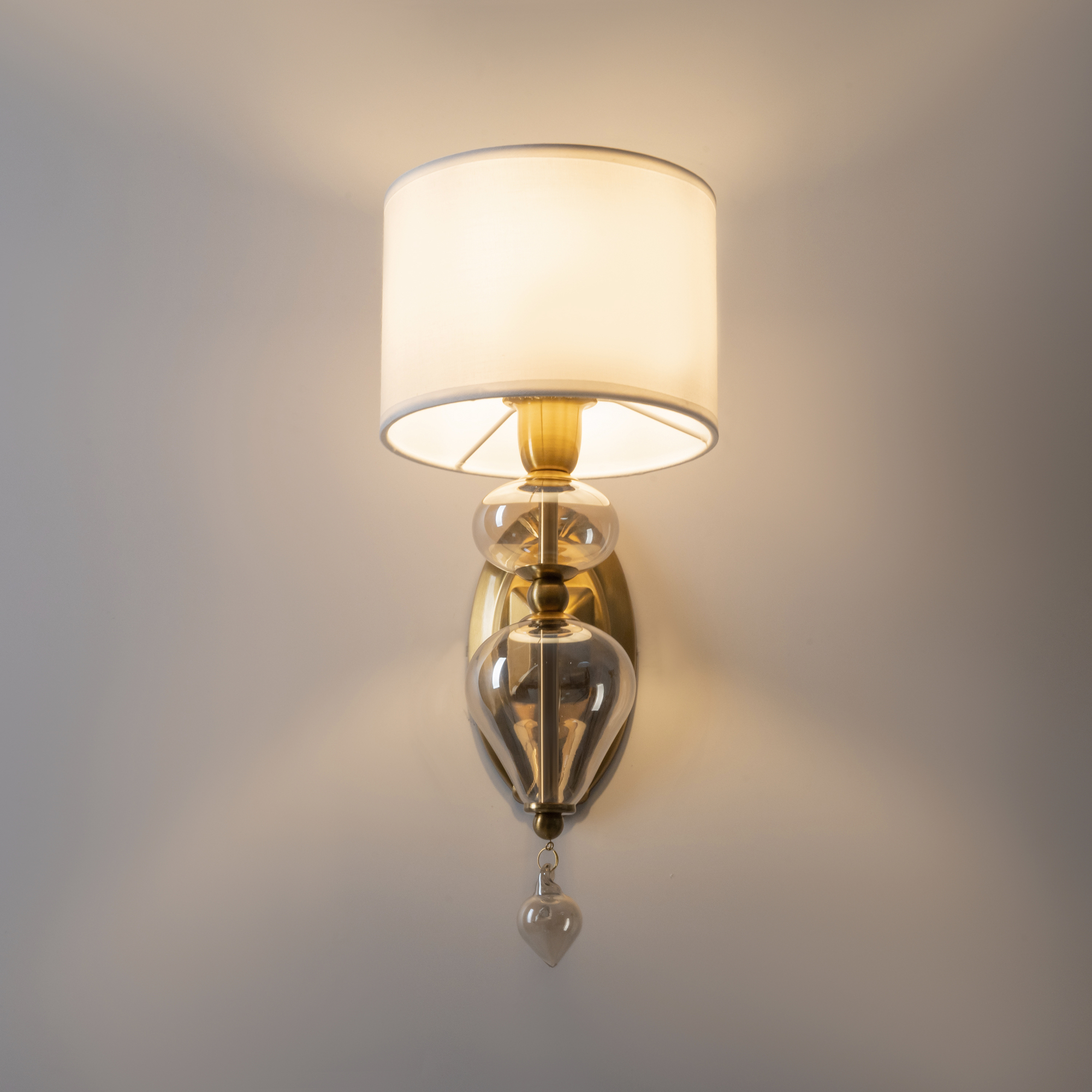 картинка Настенный светильник (бра) Freya FR5369WL-01BS