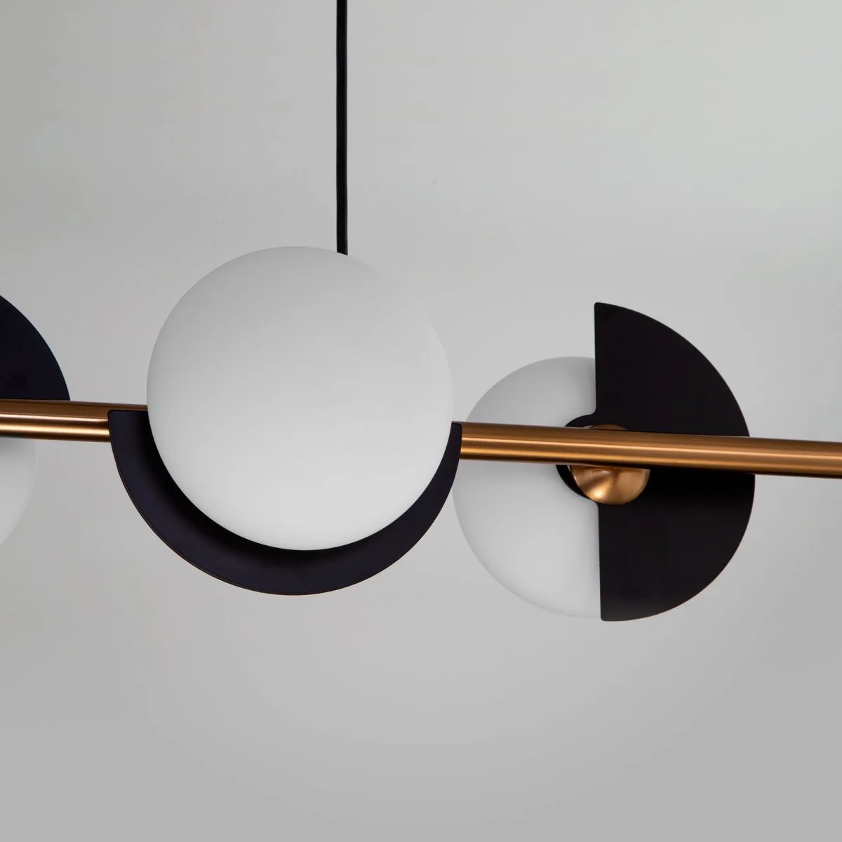 картинка Умный подвесной светильник 70149/4 черный/латунь Smart