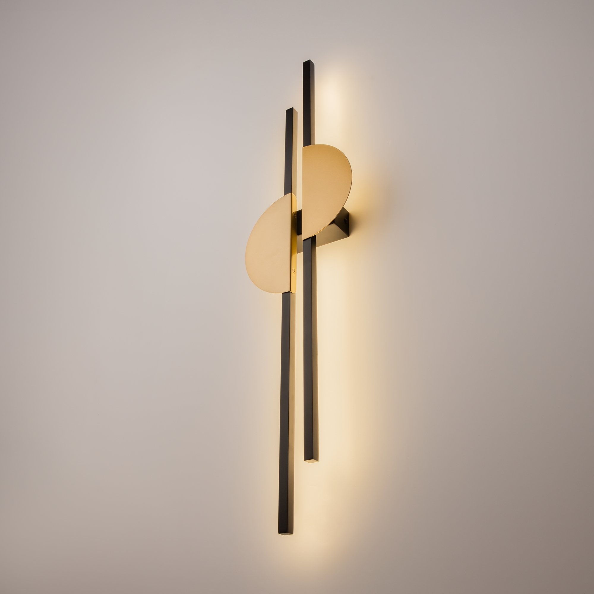 картинка Настенный светильник (бра) Maytoni MOD179WL-L22BS4K1