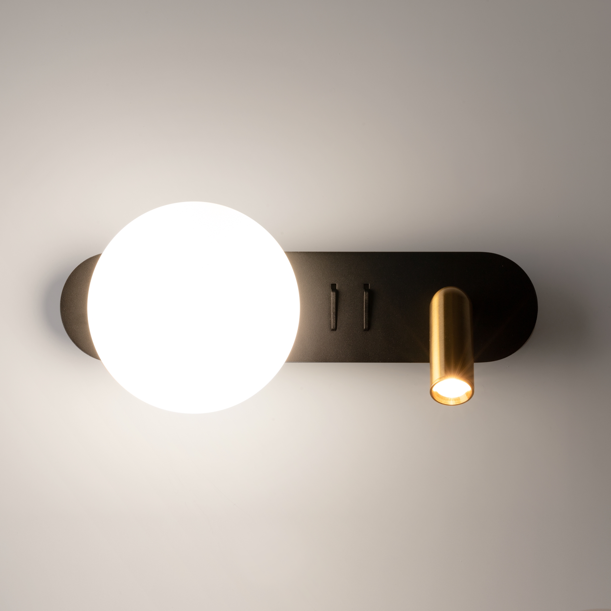 картинка Настенный светильник (бра) Maytoni MOD350WL-01BBS