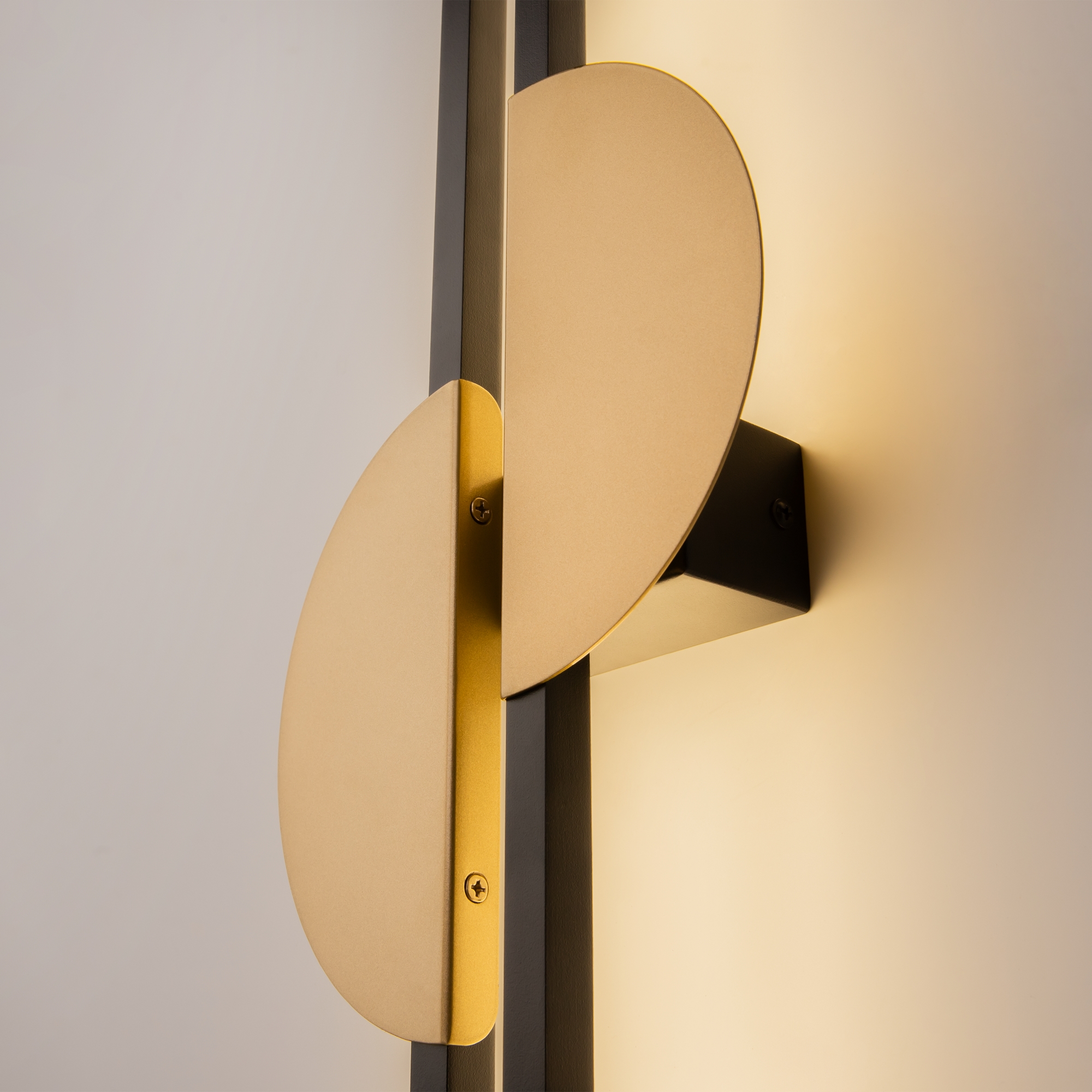 картинка Настенный светильник (бра) Maytoni MOD179WL-L22BS4K1