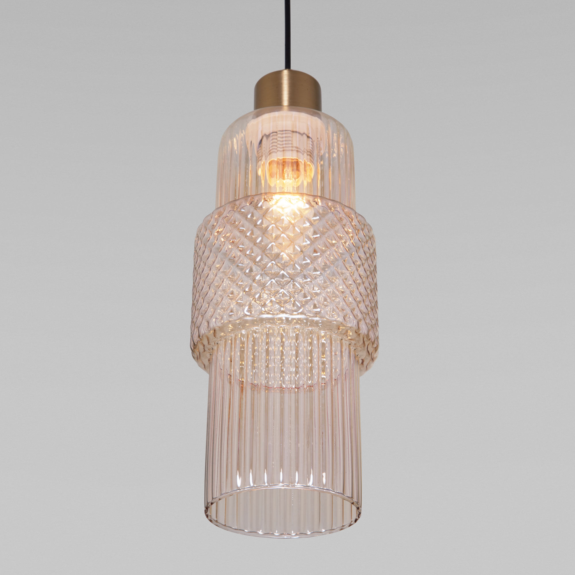 картинка Подвесной светильник со стеклянным плафоном 50209/1 бронза