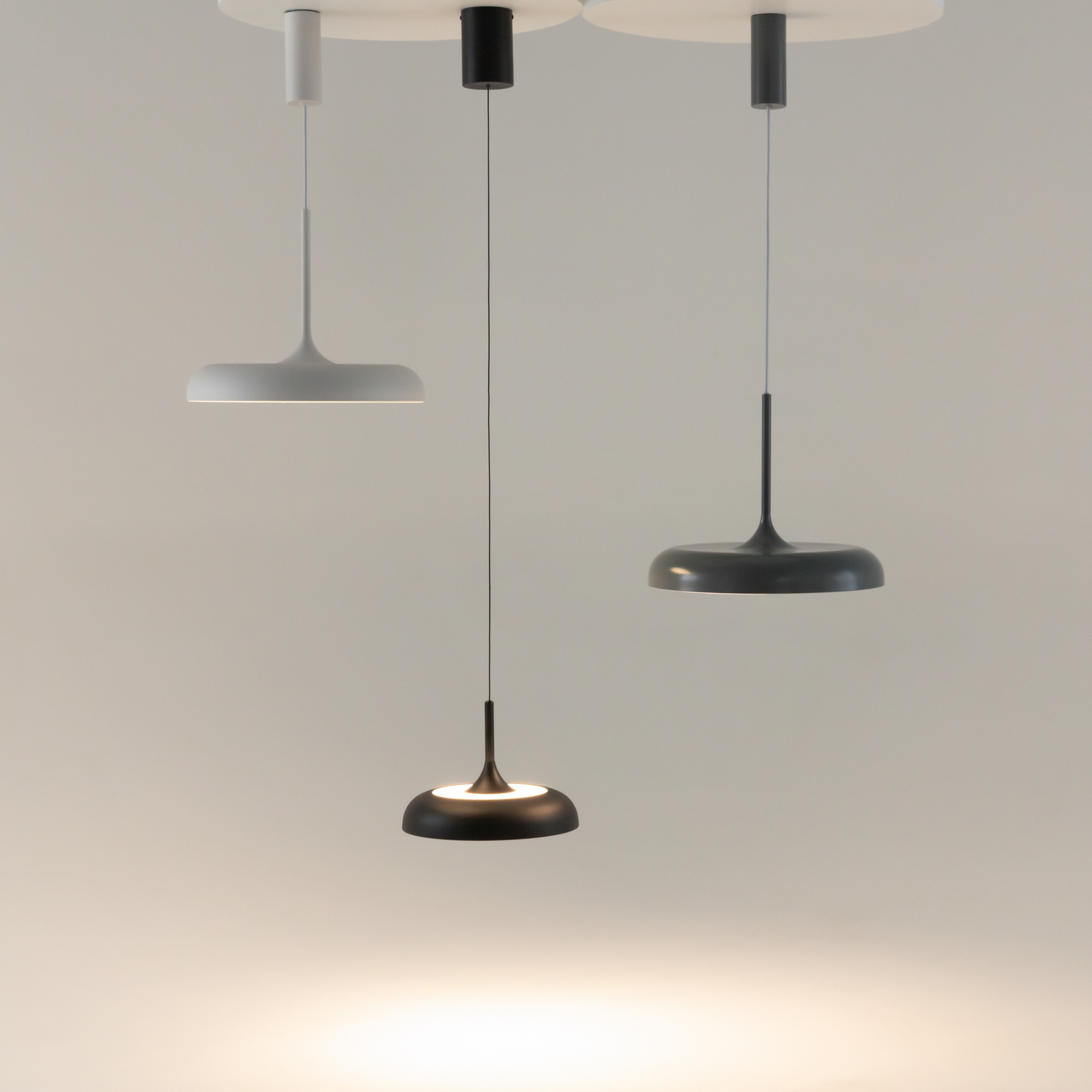 картинка Подвесной светильник Maytoni MOD189PL-L30B3K