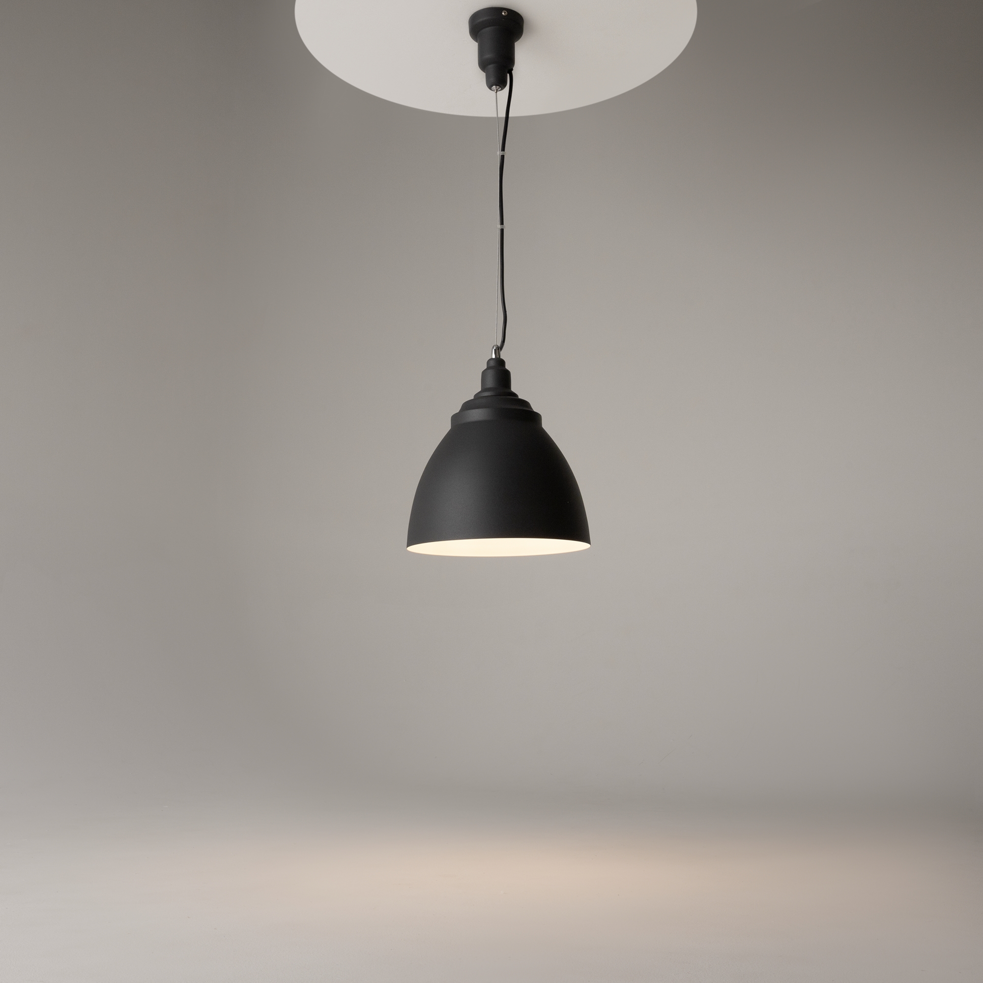 картинка Подвесной светильник Maytoni P534PL-01B